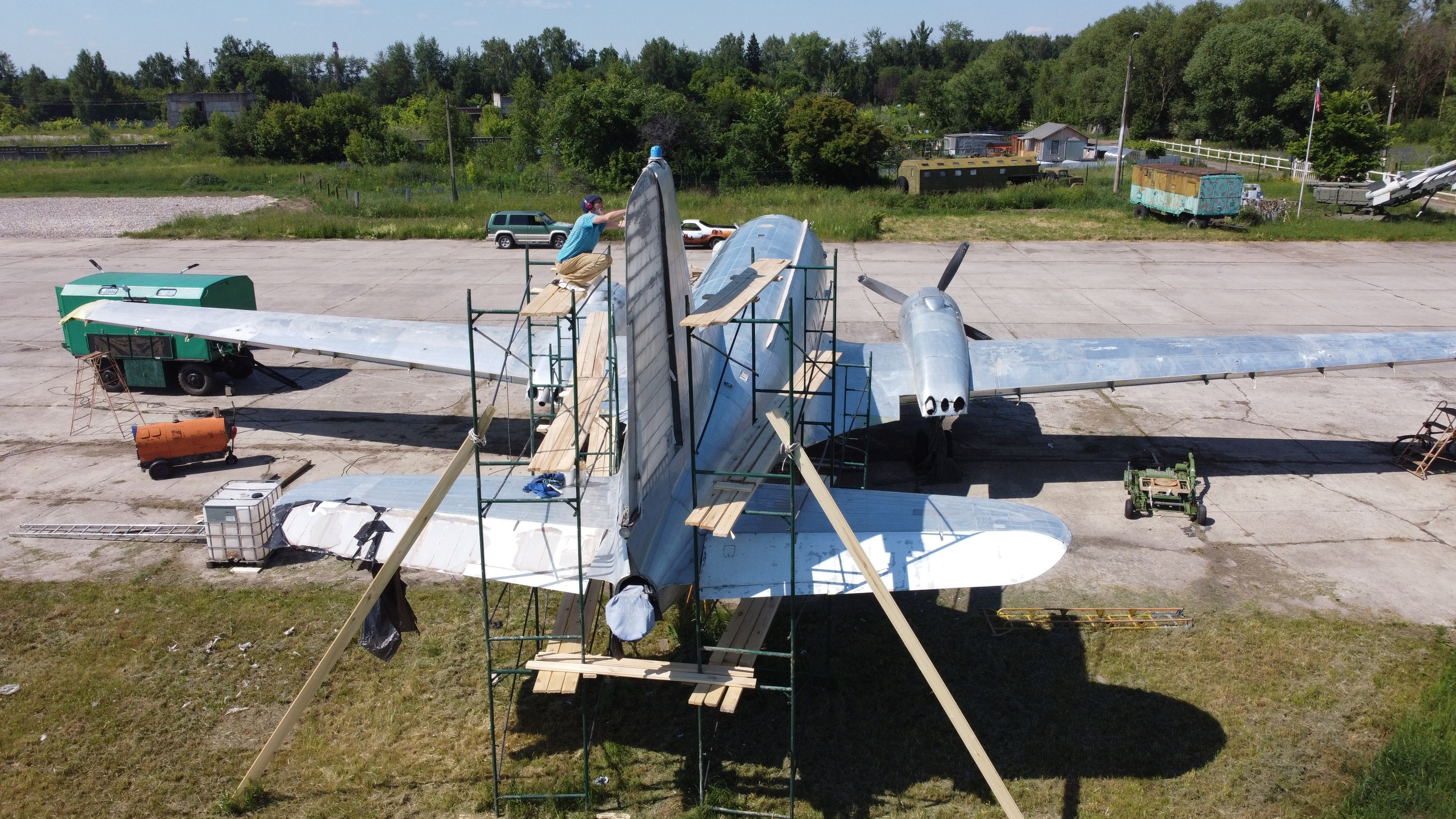 Ил-14Т «Голубая Мечта» — покраска (2022г). Фотоальбом показывающий увлекательный мир авиации и мир медведей Андрея Иванова