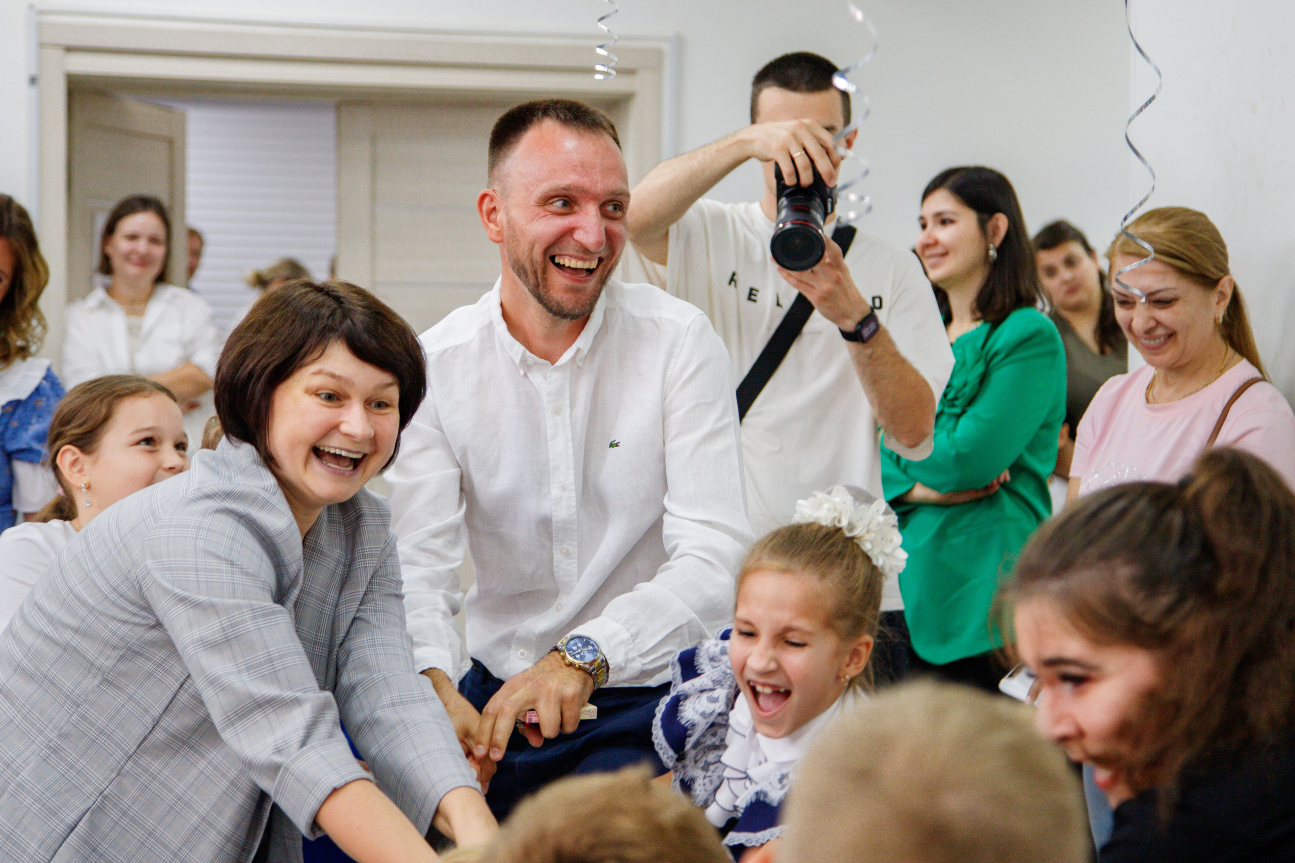 Репортажная съемка праздника знаний в школе. Семейный и школьный фотограф в Москве Анна Ткач