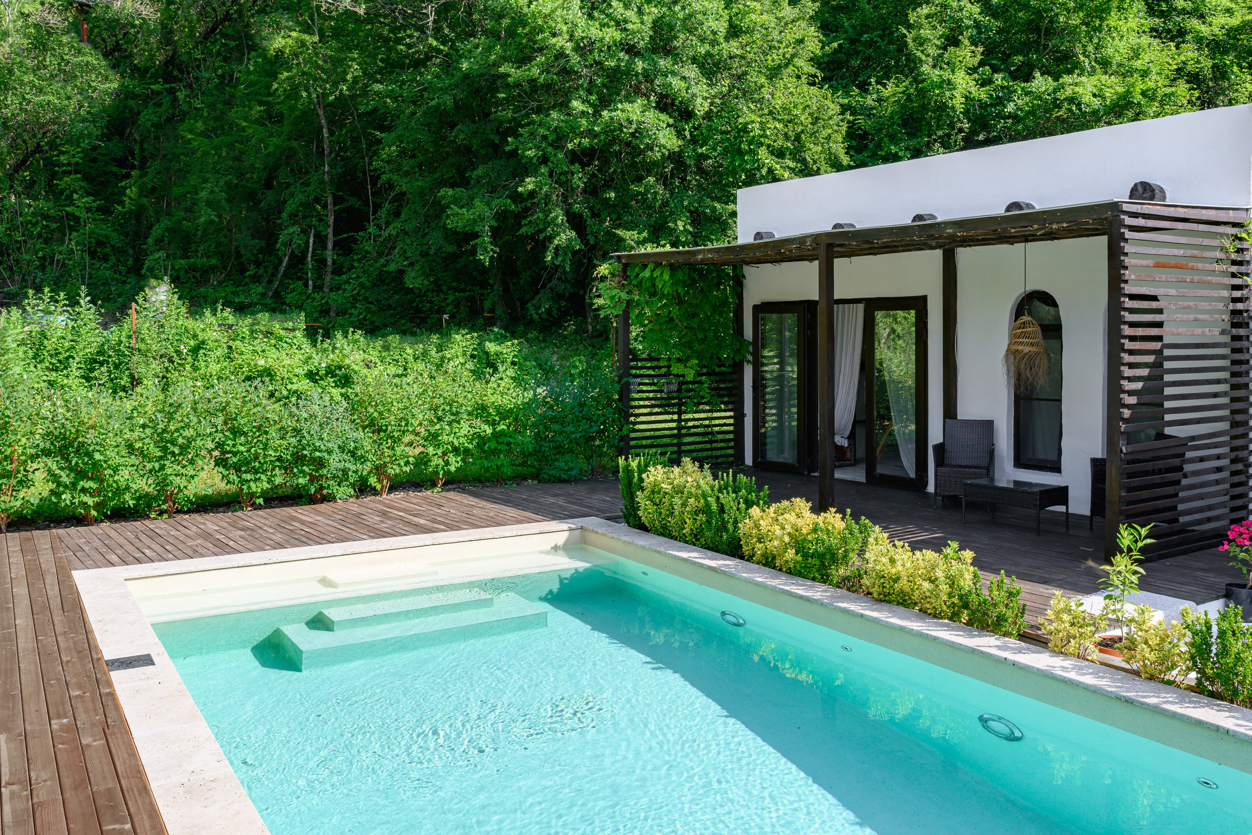 Бассейн в лесу. Интерьерный фотограф Краснодар Денис Педань