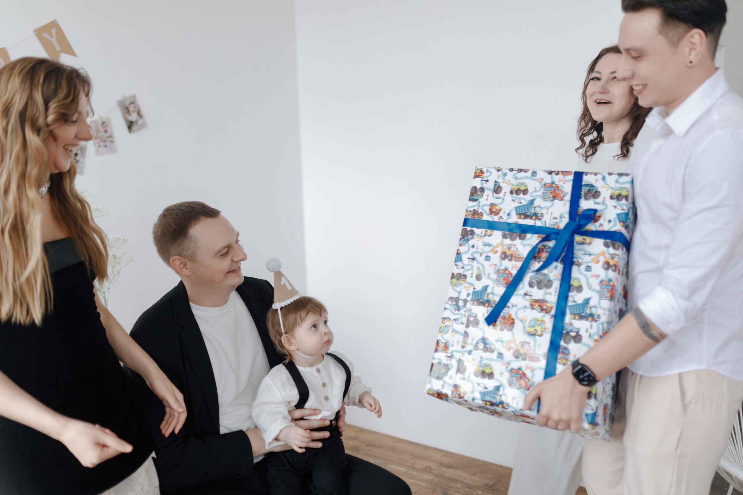 Арсению Годик. Главная