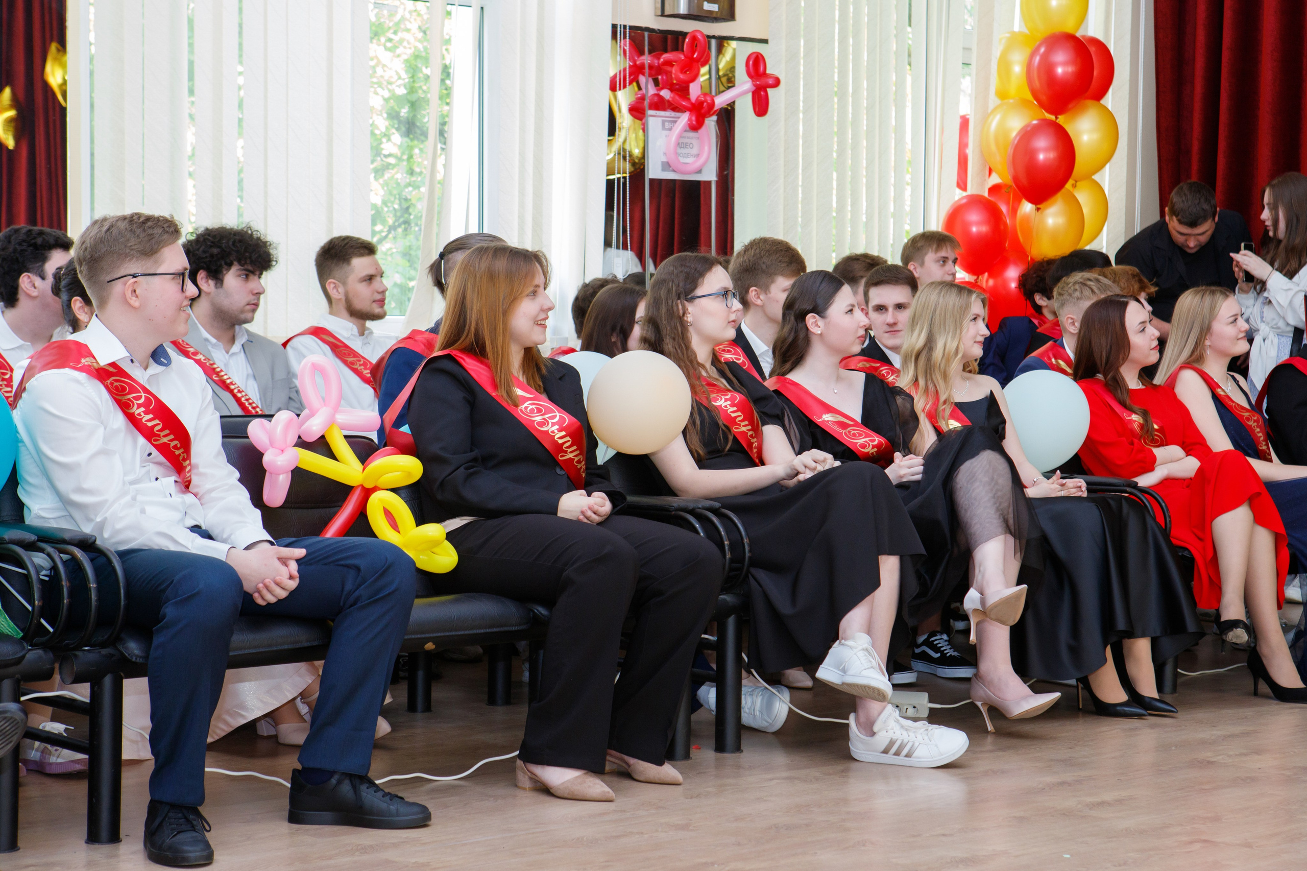 11 класс / Последний звонок / Гимназия № 1558 / г. Москва. Детский и семейный фотограф Мария Киселёва. Москва