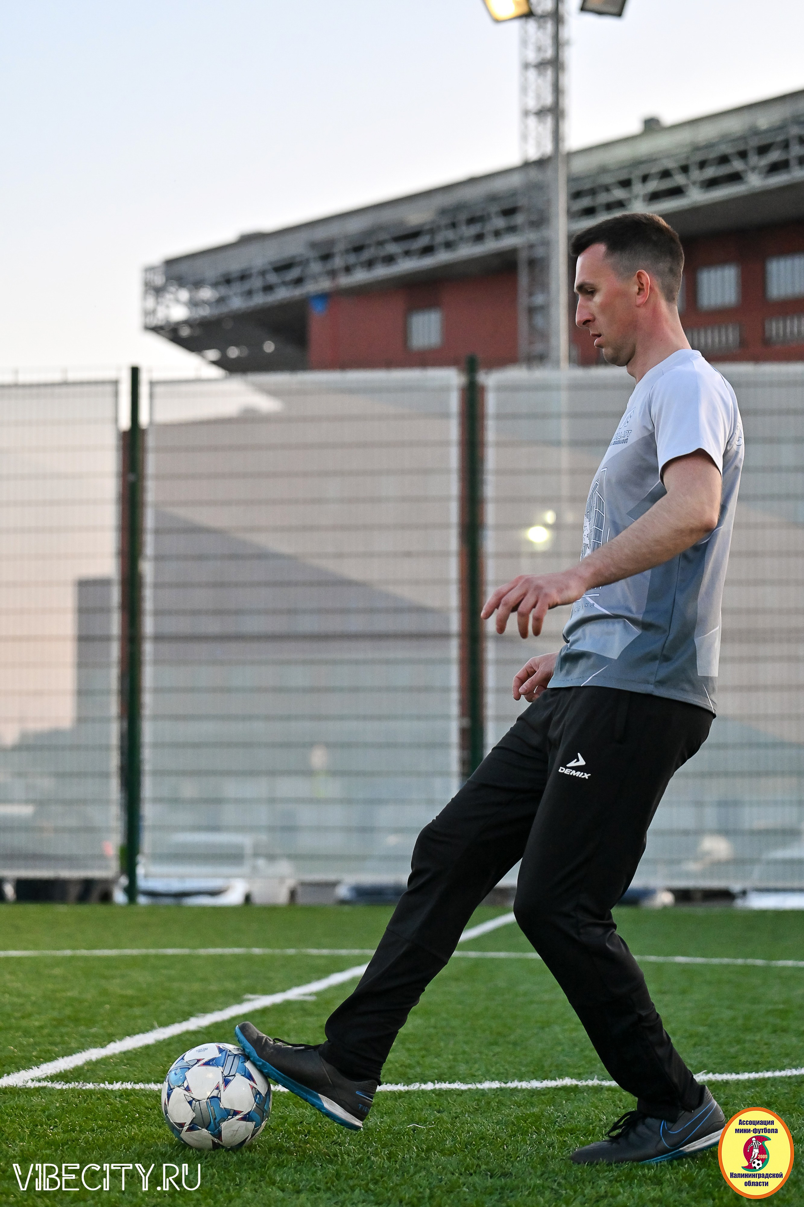 ИГРЫ МИНИ-ФУТБОЛЬНОЙ И КОРПОРАТИВНОЙ ЛИГИ. VIBECITY.RU Вайб Сити Ру Фоторепортажи Фотоотчеты Калининград