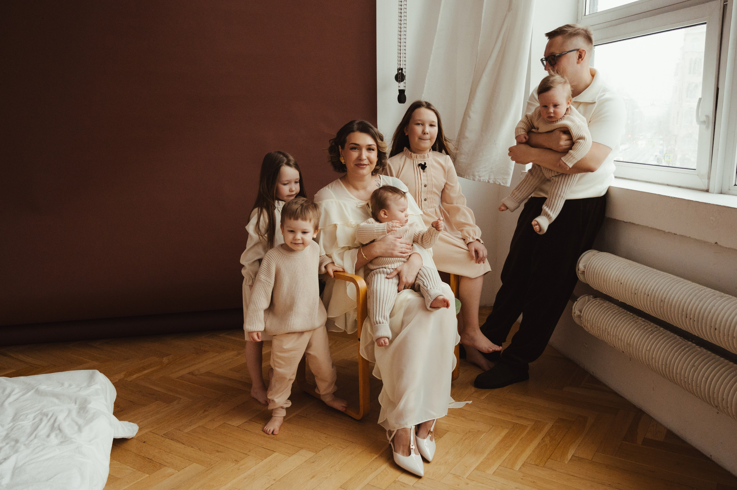 Семейная фотосъемка в Спб. Профессиональный фотограф беременности в СПБ. Стильные фотосессии беременности в стиле минимализм и классическая фотография