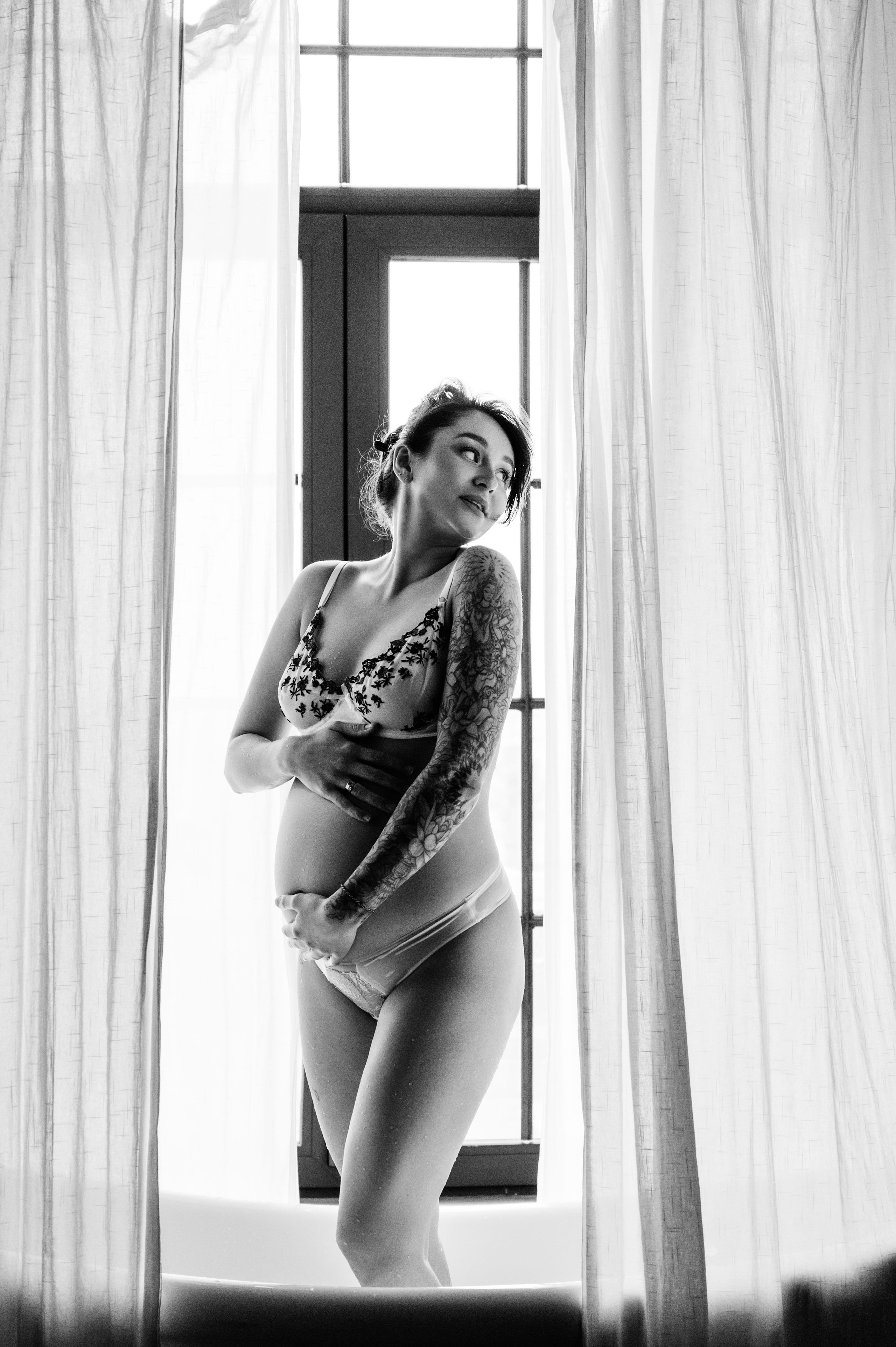 Профессиональный семейный и беременный фотограф в Санкт-Петербурге — Маргарита Иванова. Индивидуальные фотосессии под ключ: от образа до гот. Профессиональный фотограф беременности в СПБ. Стильные фотосессии беременности в стиле минимализм и классическая фотография