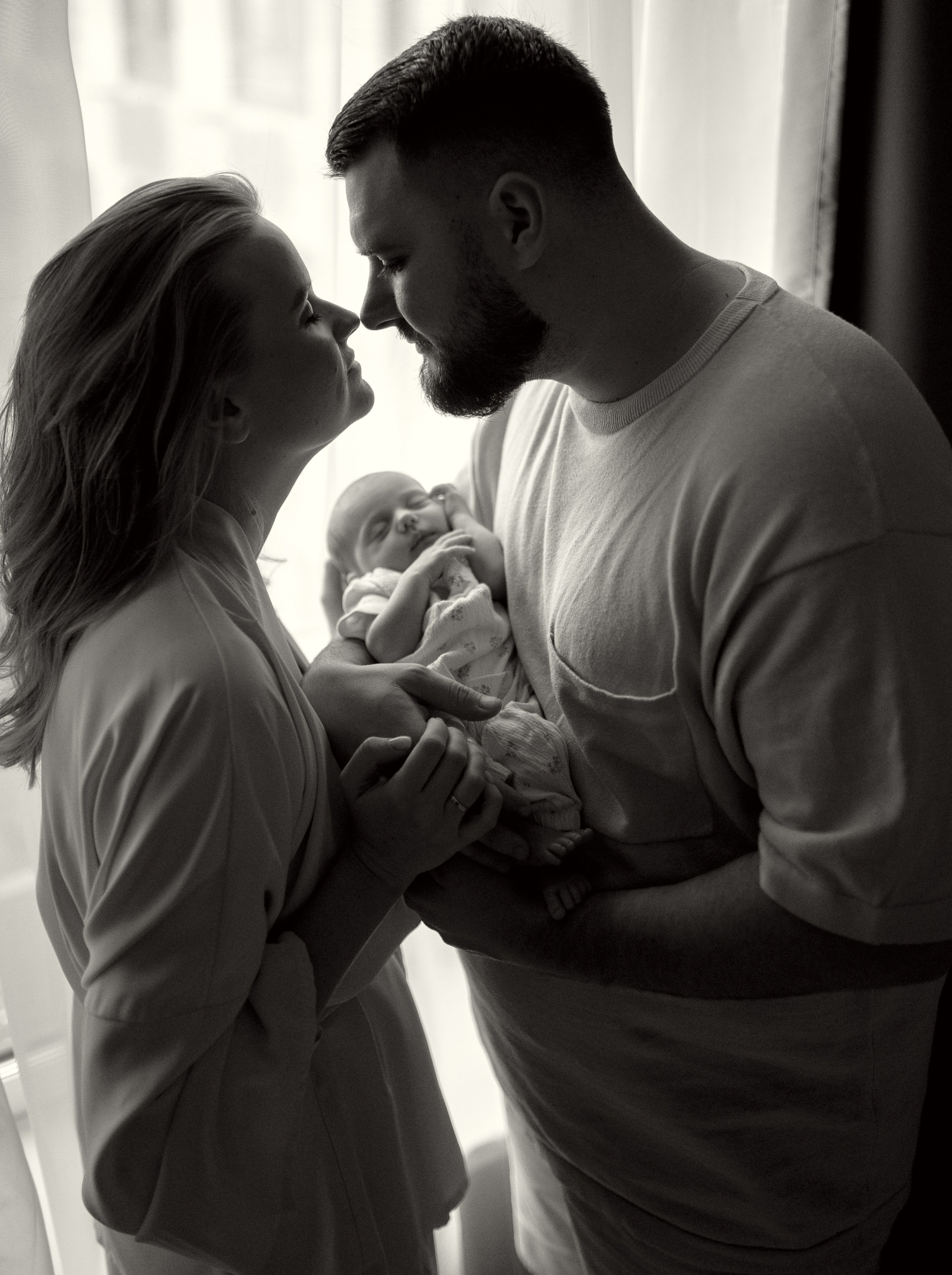 Ньюборн фотосессия в стиле лайфстайл Москва. Семейная фотосессия Бутово Москва фотограф Алина Морщагина