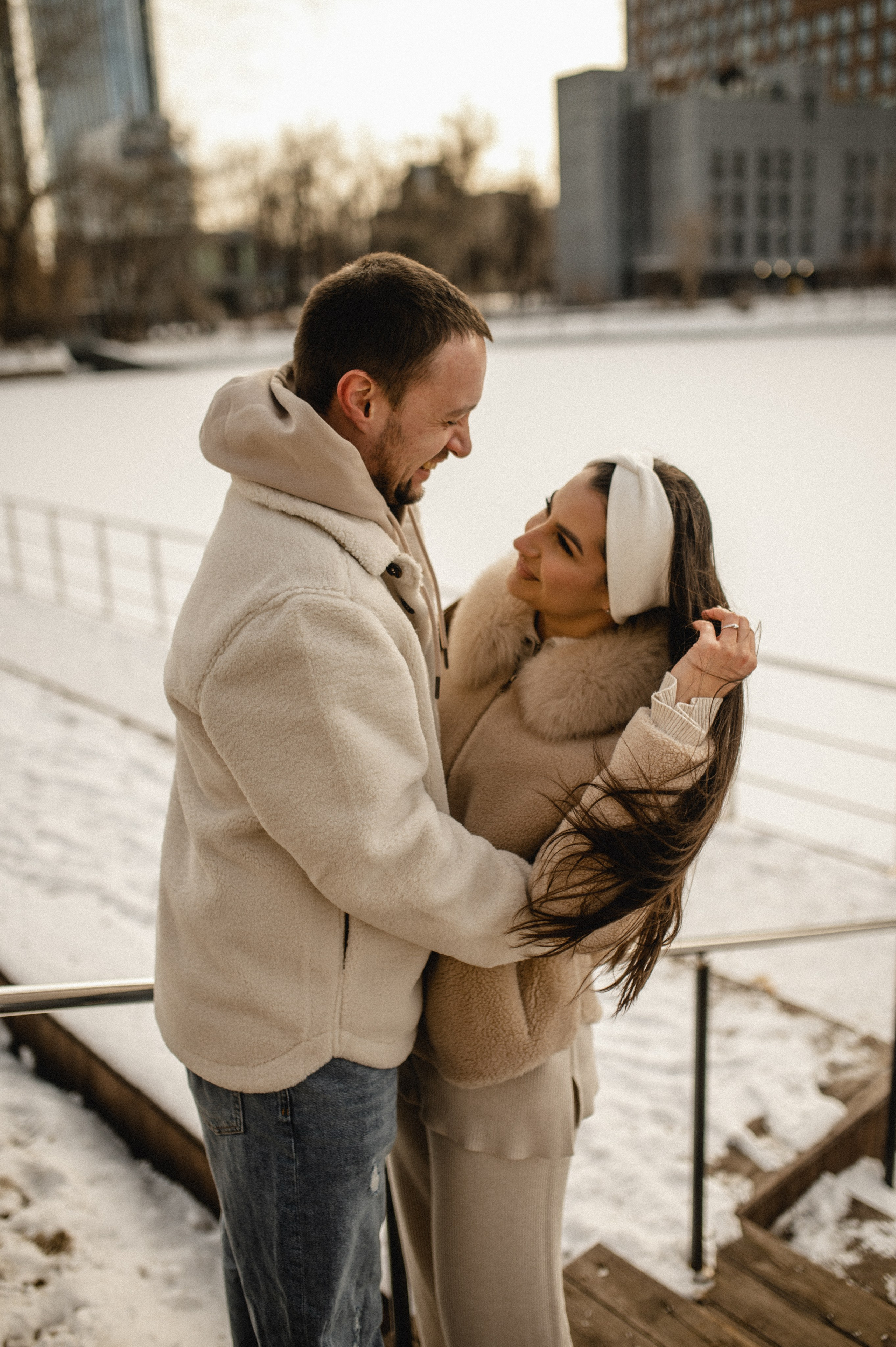 Лавстори стрит фотосессия в зимней Москве. Семейная фотосессия Бутово Москва фотограф Алина Морщагина