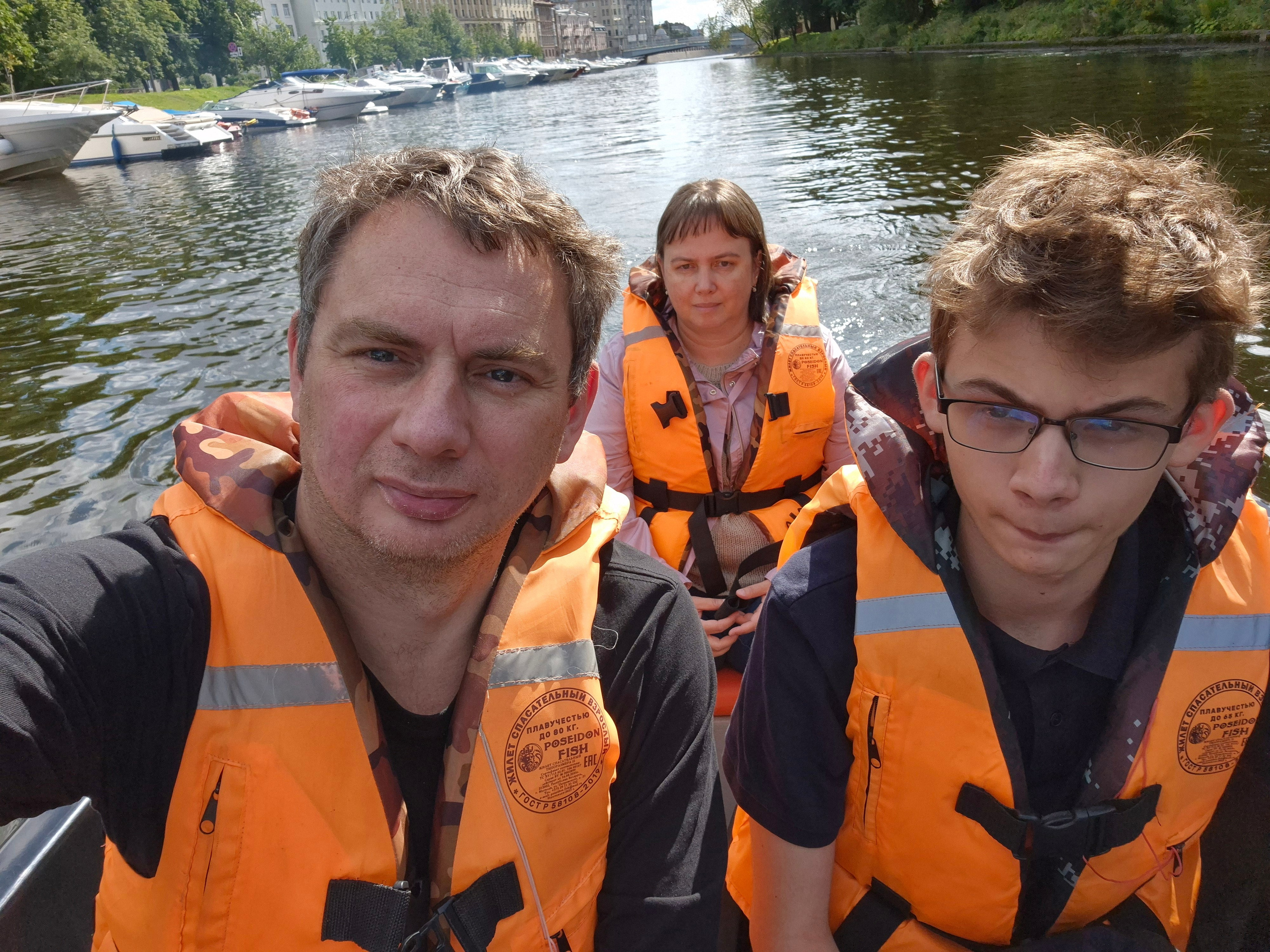 Отметив день рождения Макса вечером в субботу по прибытии, начали в воскресенье подготовку к старту