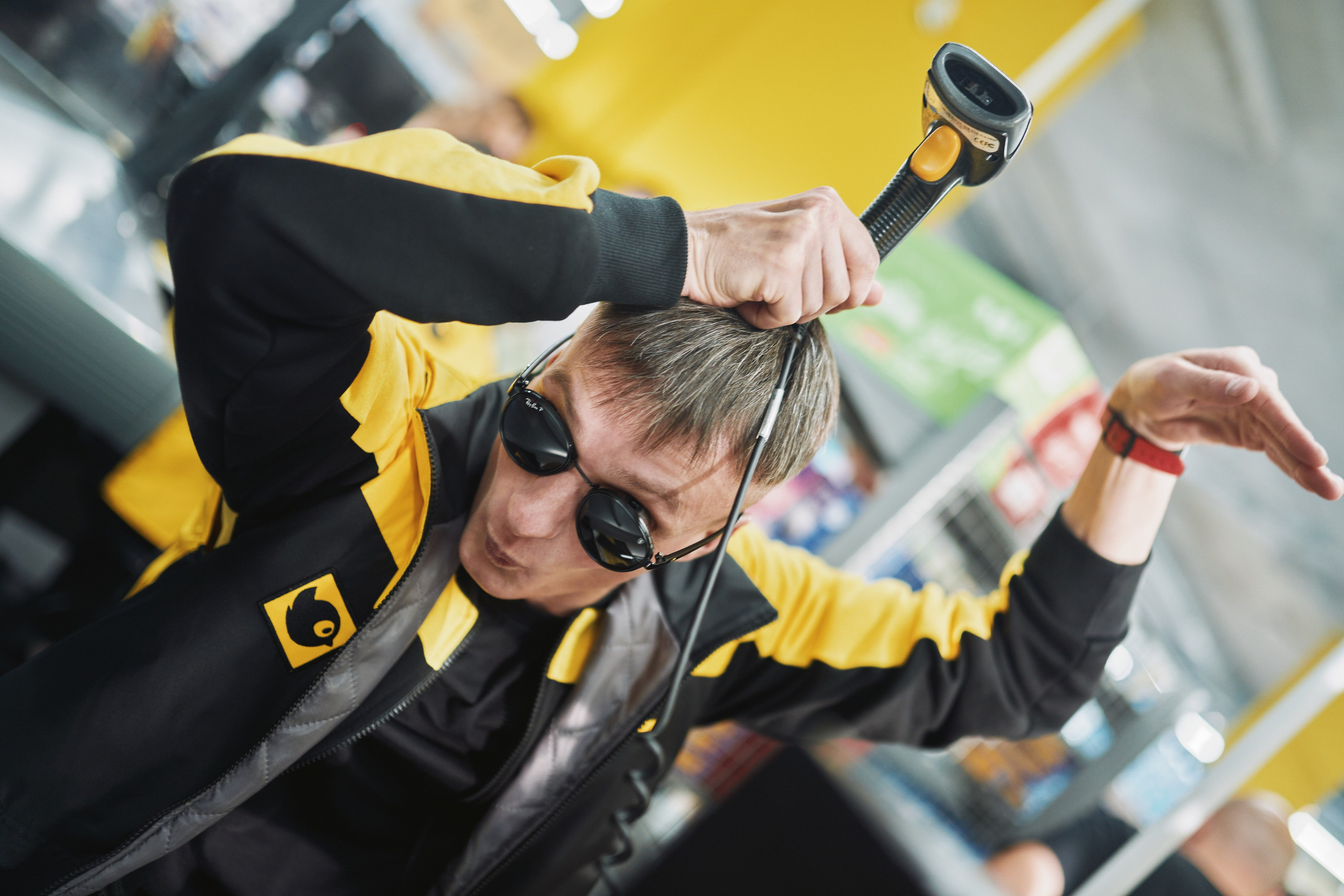 Чижик. Евгений Бреча. Коммерческий и бэкстейдж фотограф в Москве