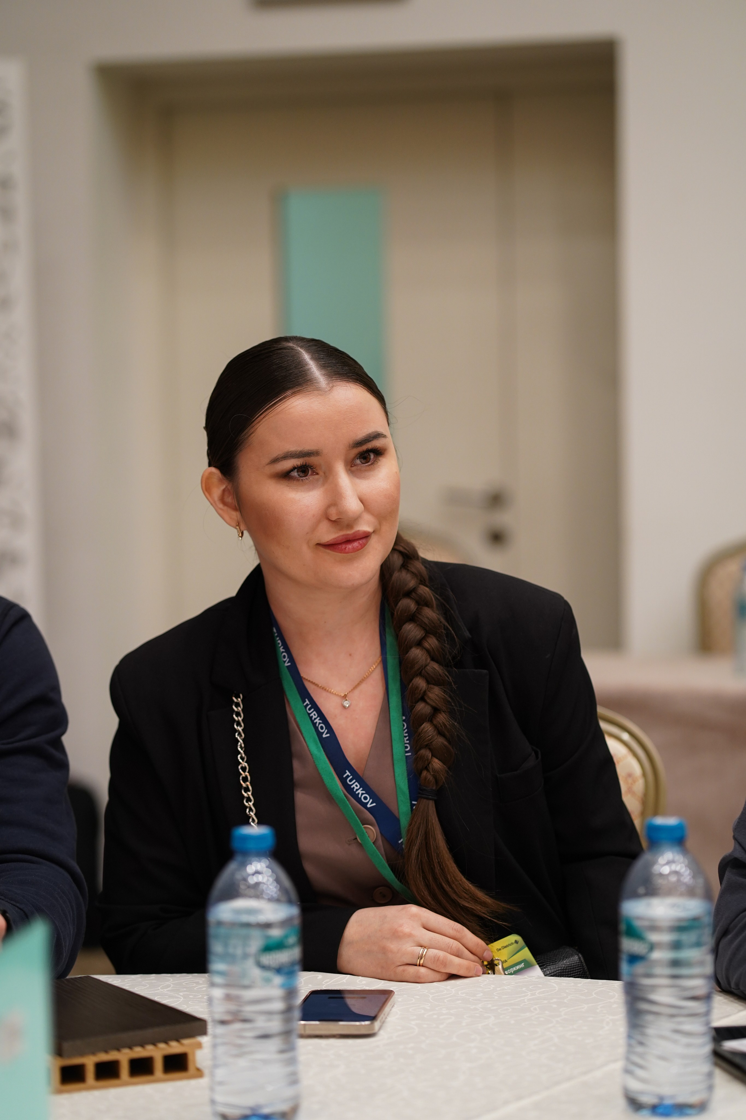 Малоэтажная страна конференция. Фотограф