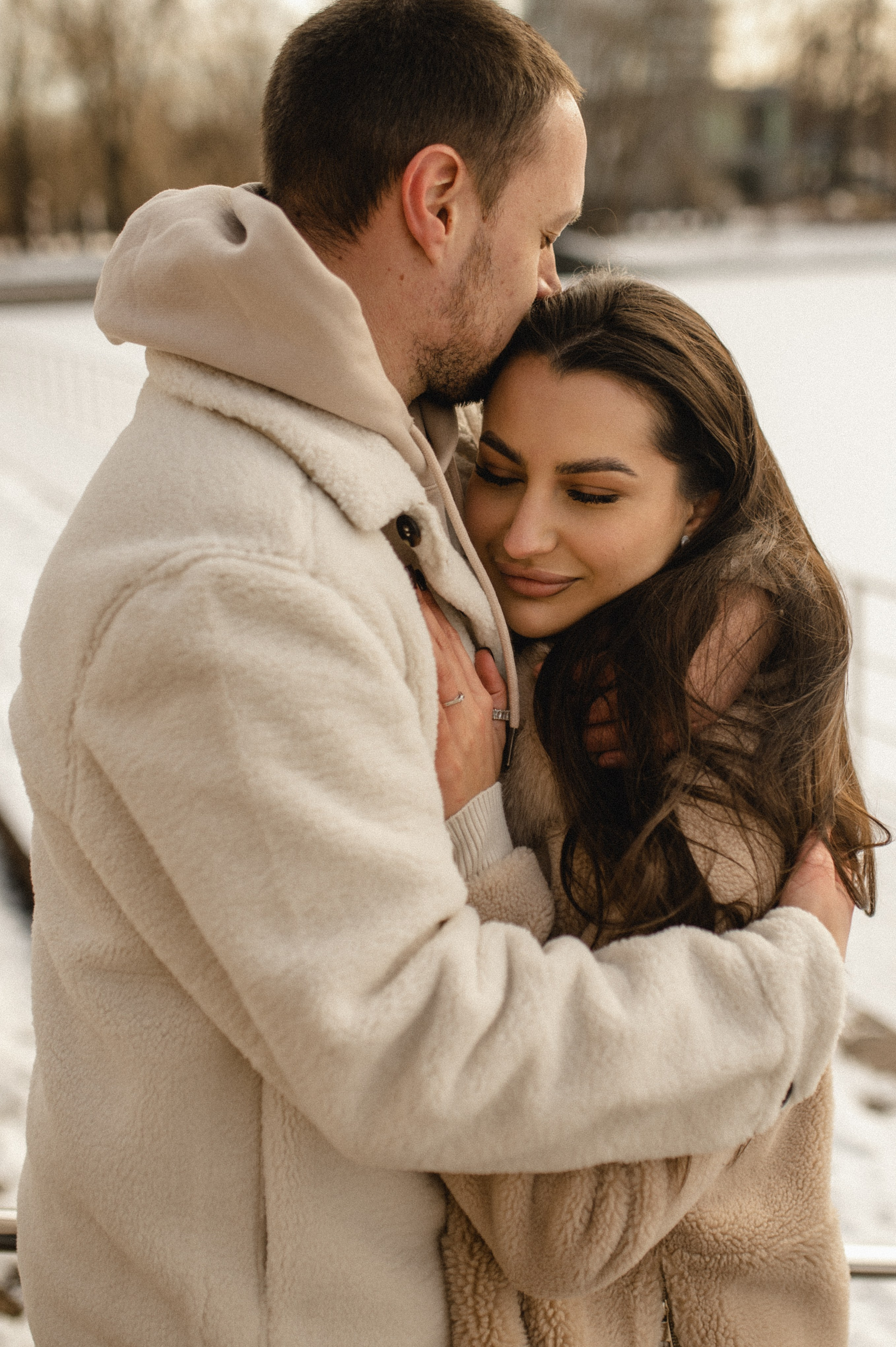Лавстори стрит фотосессия в зимней Москве. Семейная фотосессия Бутово Москва фотограф Алина Морщагина