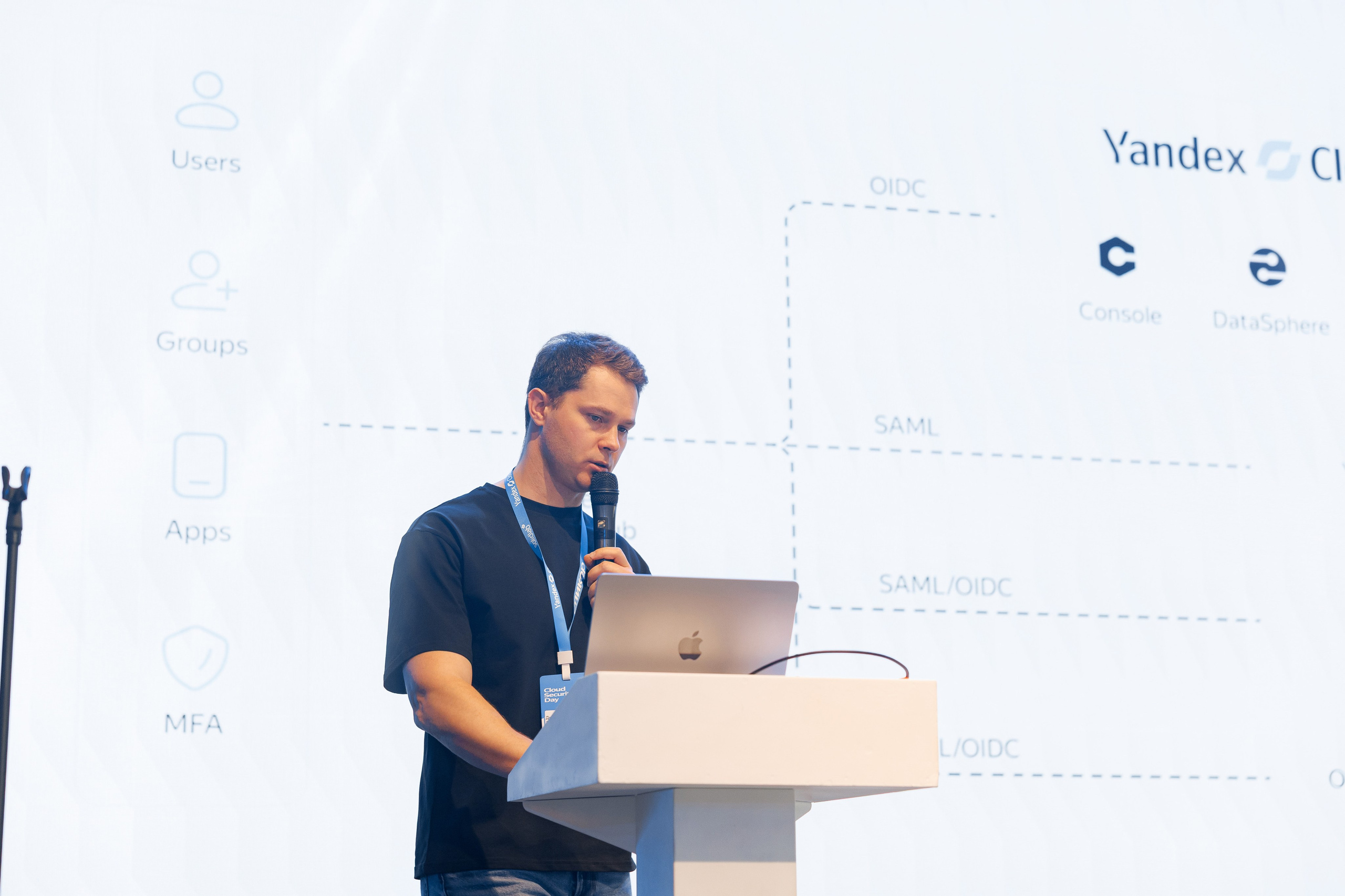 Yandex+Solidlab 26. Свадебный репортажный фотограф в Москве