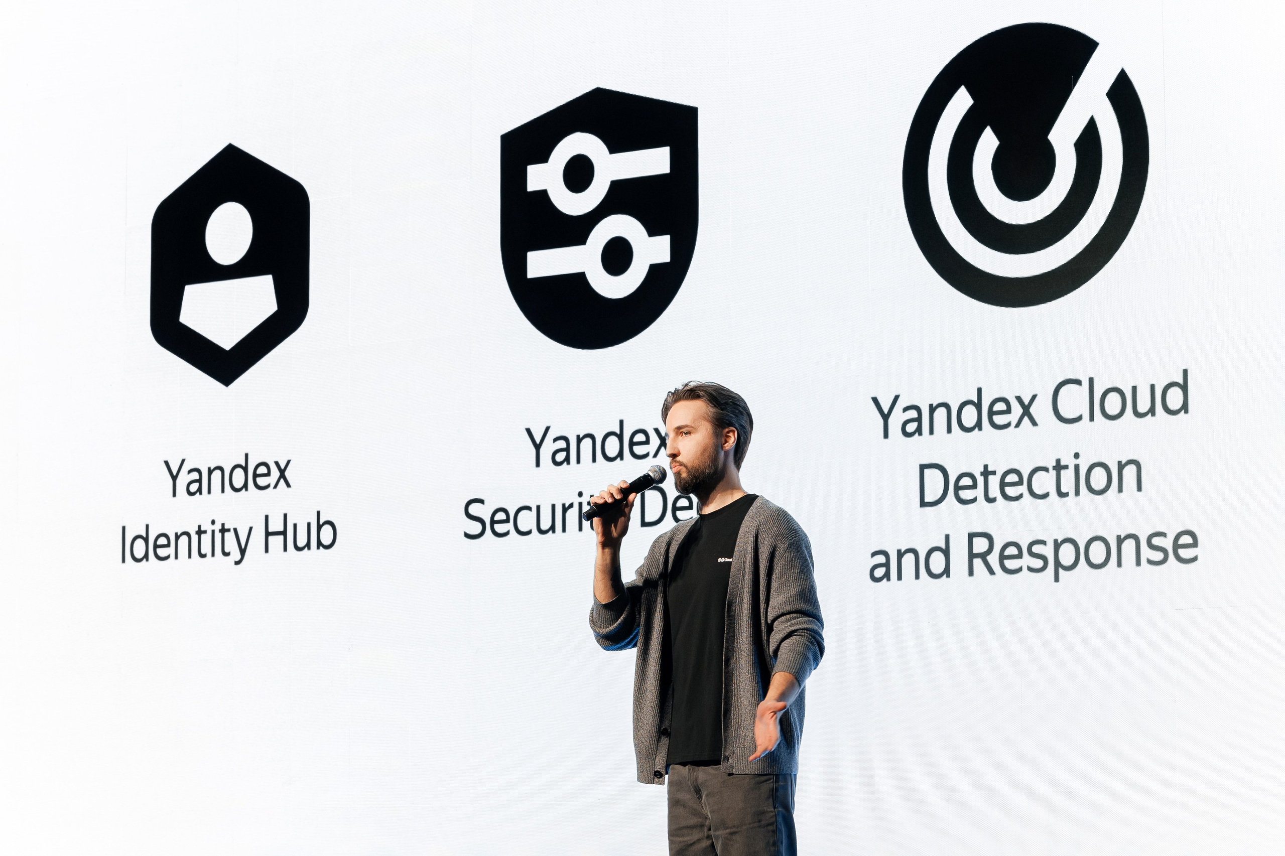Yandex+Solidlab 26. Свадебный репортажный фотограф в Москве