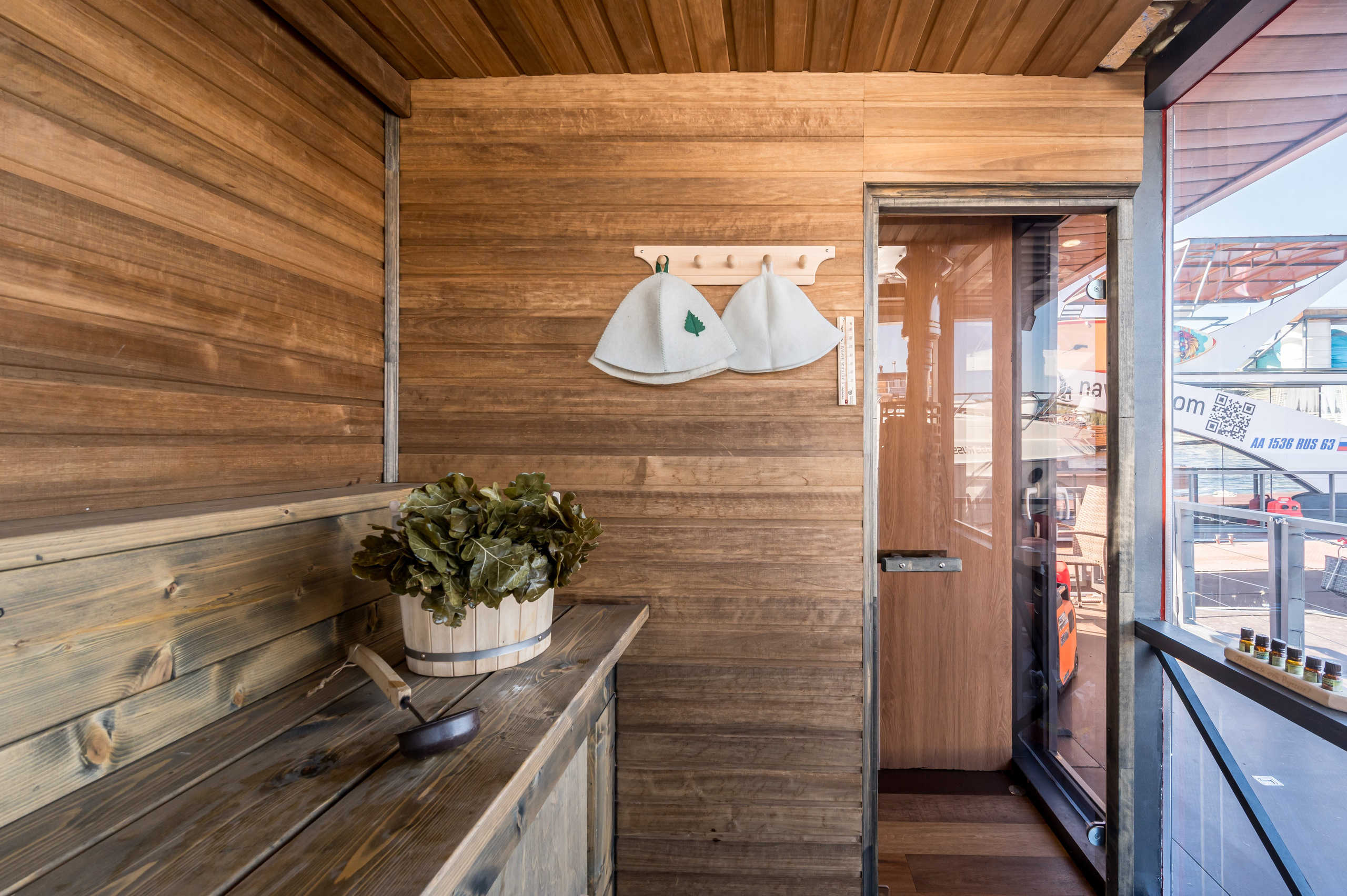 Хаусботы для вечеринок и бизнес-встреч. Интерьерный Фотограф Москва Криста FLY Труфанова