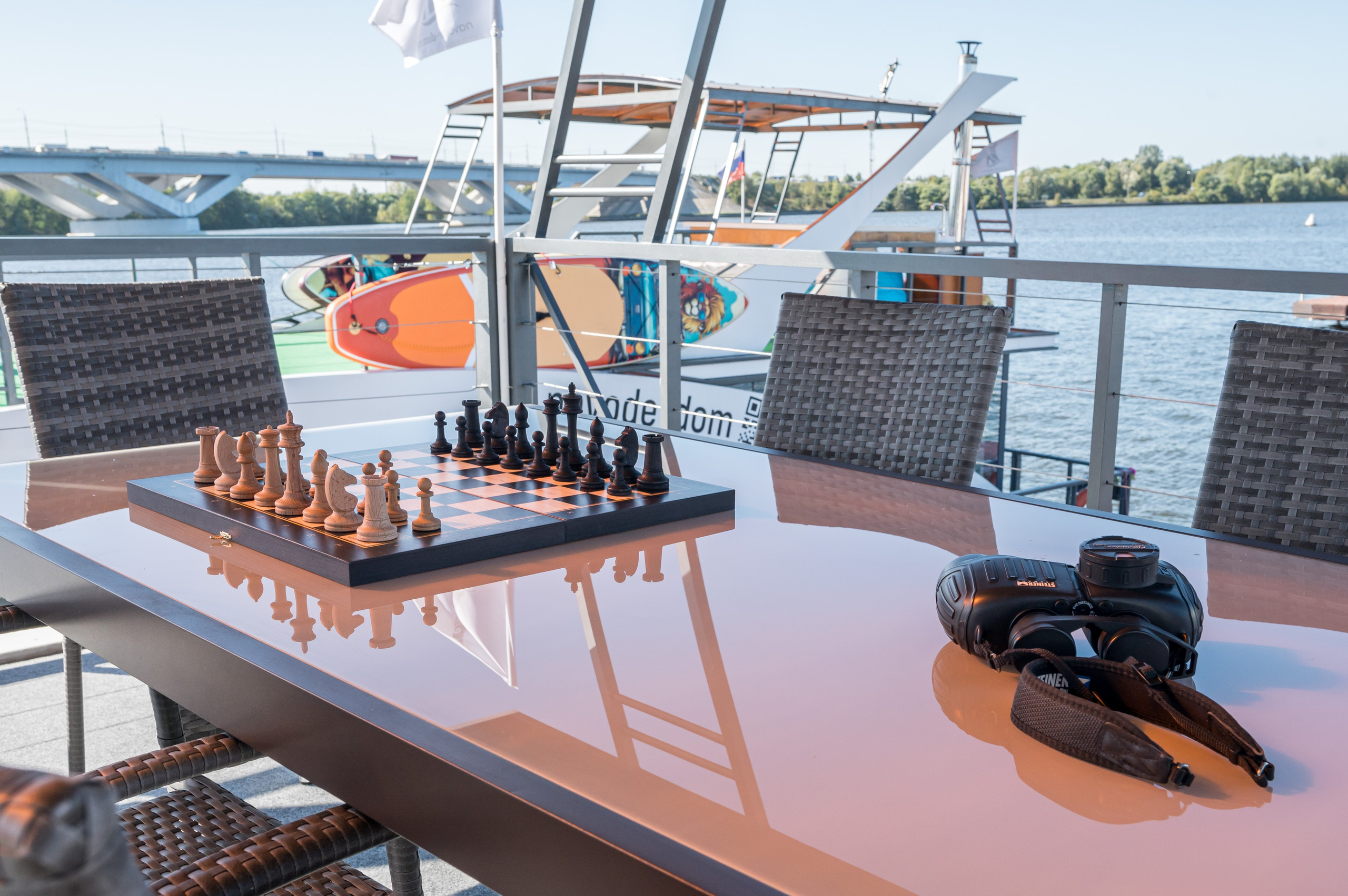 Хаусботы для вечеринок и бизнес-встреч. Интерьерный Фотограф Москва Криста FLY Труфанова