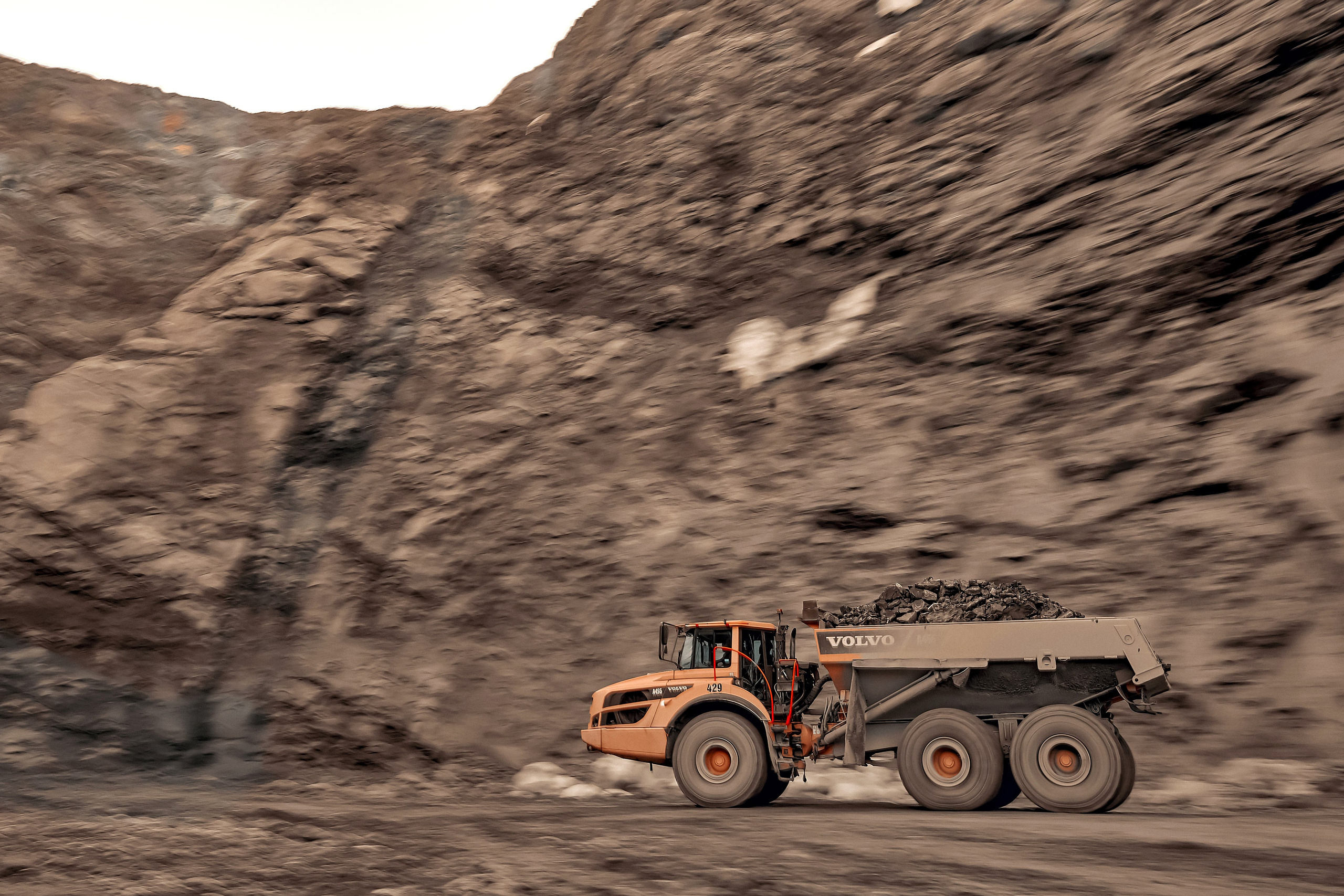 Карагайский карьер г. Сатка «Группа Магнезит». Фотограф Яковлев Роман — Красноярск