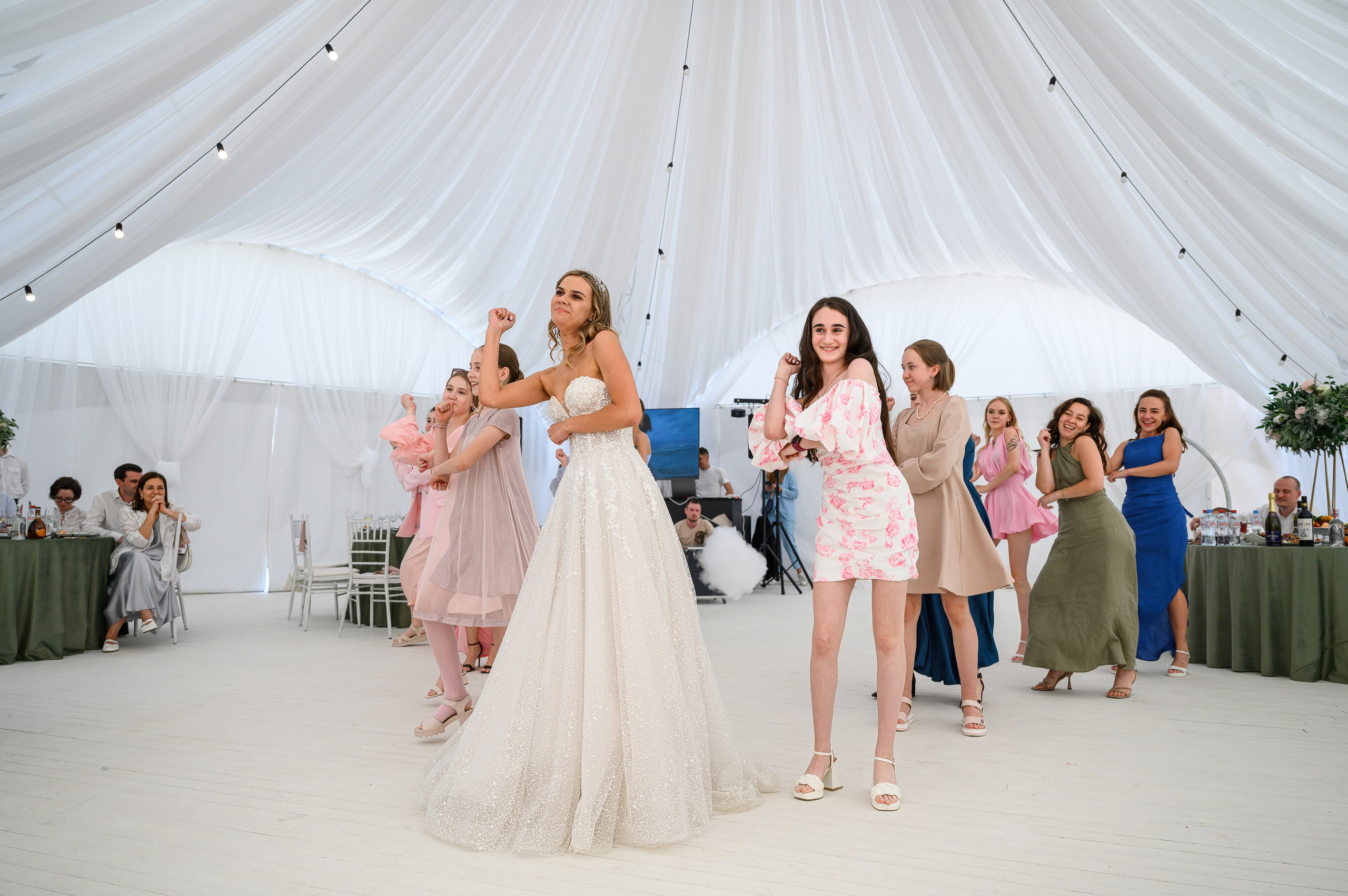 Свадьба шатер Город мастеров — Русская сказка. Свадебный фотограф Москва Юрий Кульман