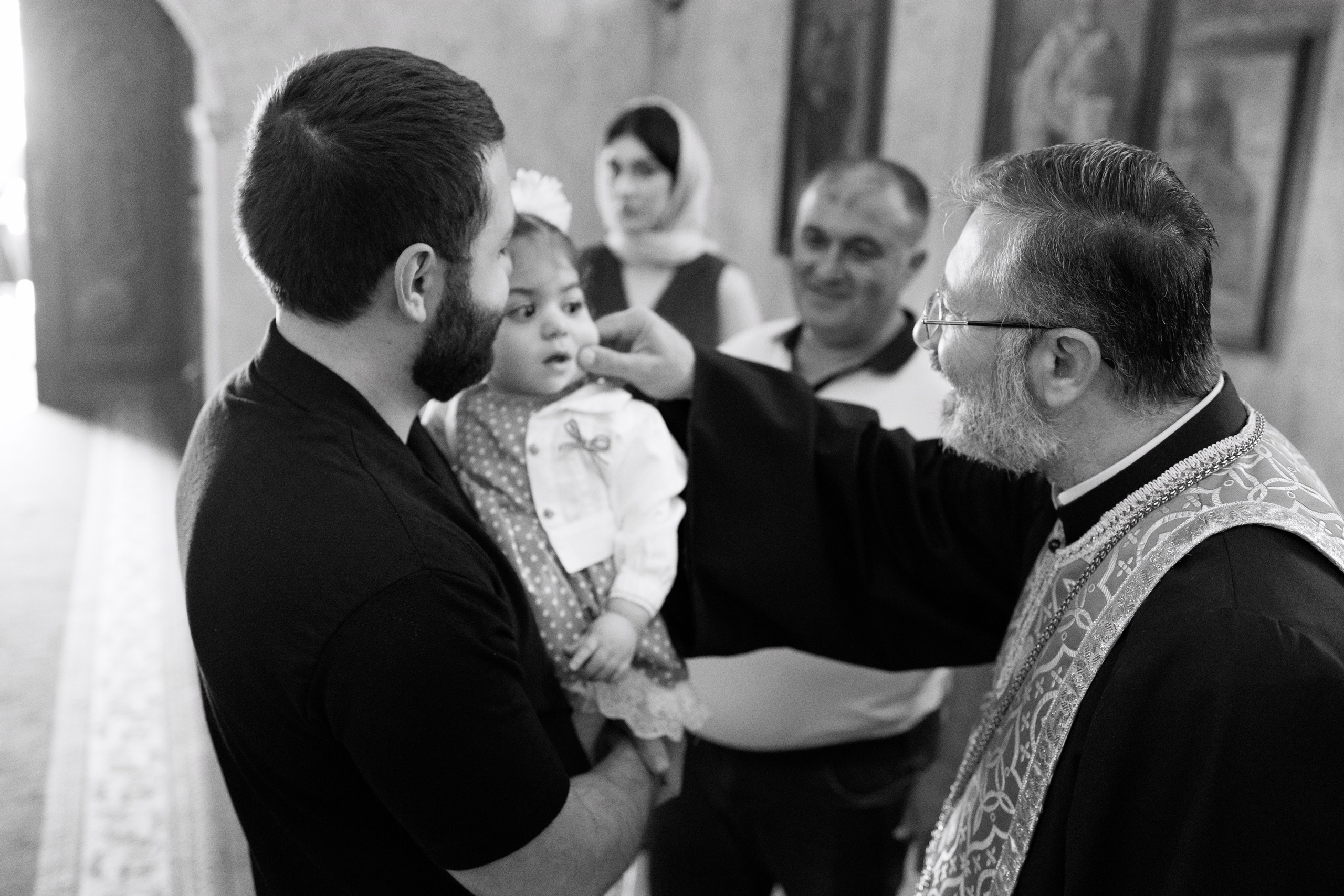 Фотосъёмка таинства крещения и крестин в городах Я фотограф снимающий венчания в городах Минеральные Воды, Пятигорск, Кисловодск, Ессентуки,. Репортажный и свадебный фотограф Пятигорск и КМВ