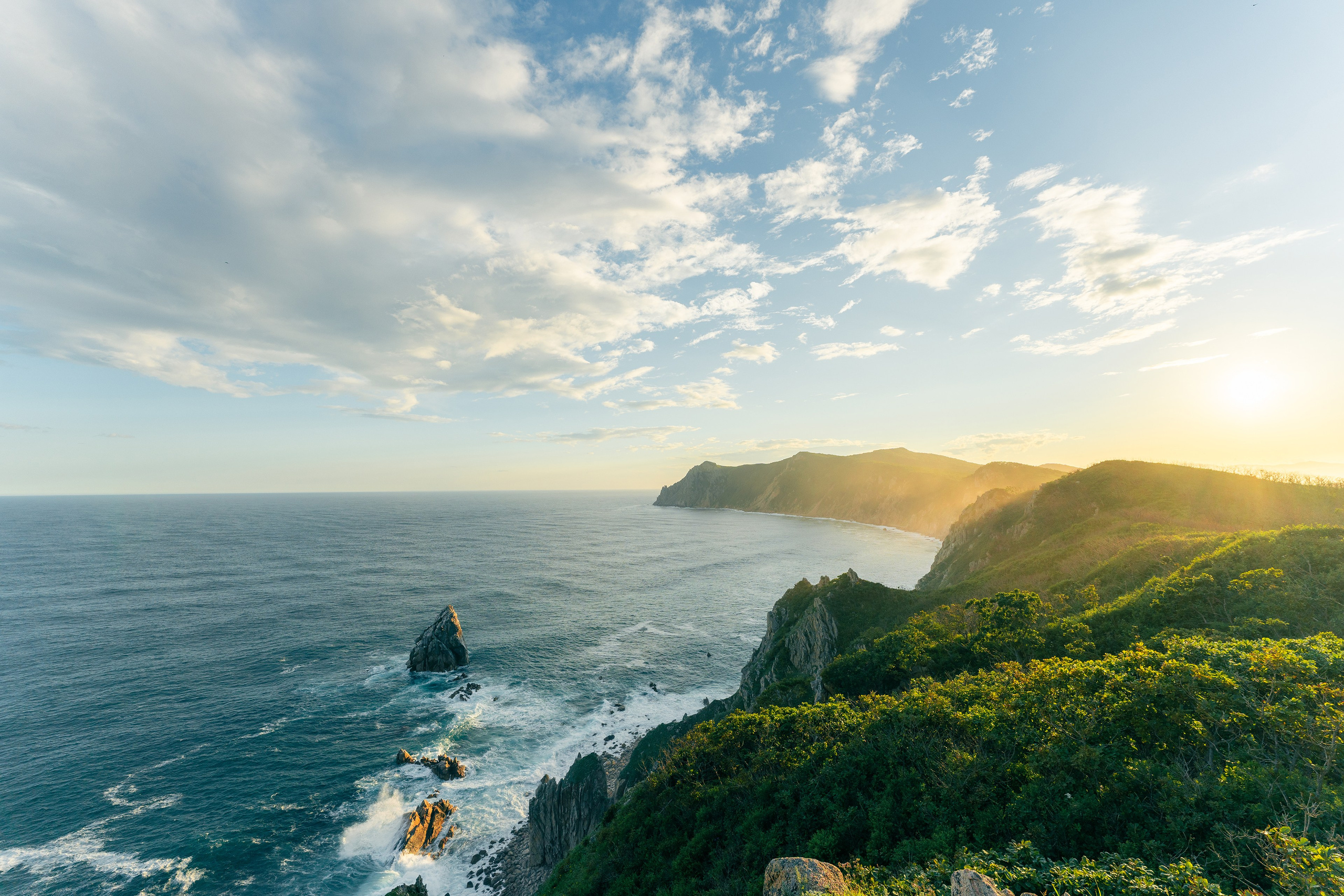 Бухта Тасовая. Иван Зайцев (IZIART) — создание культурного кода через фото и видео