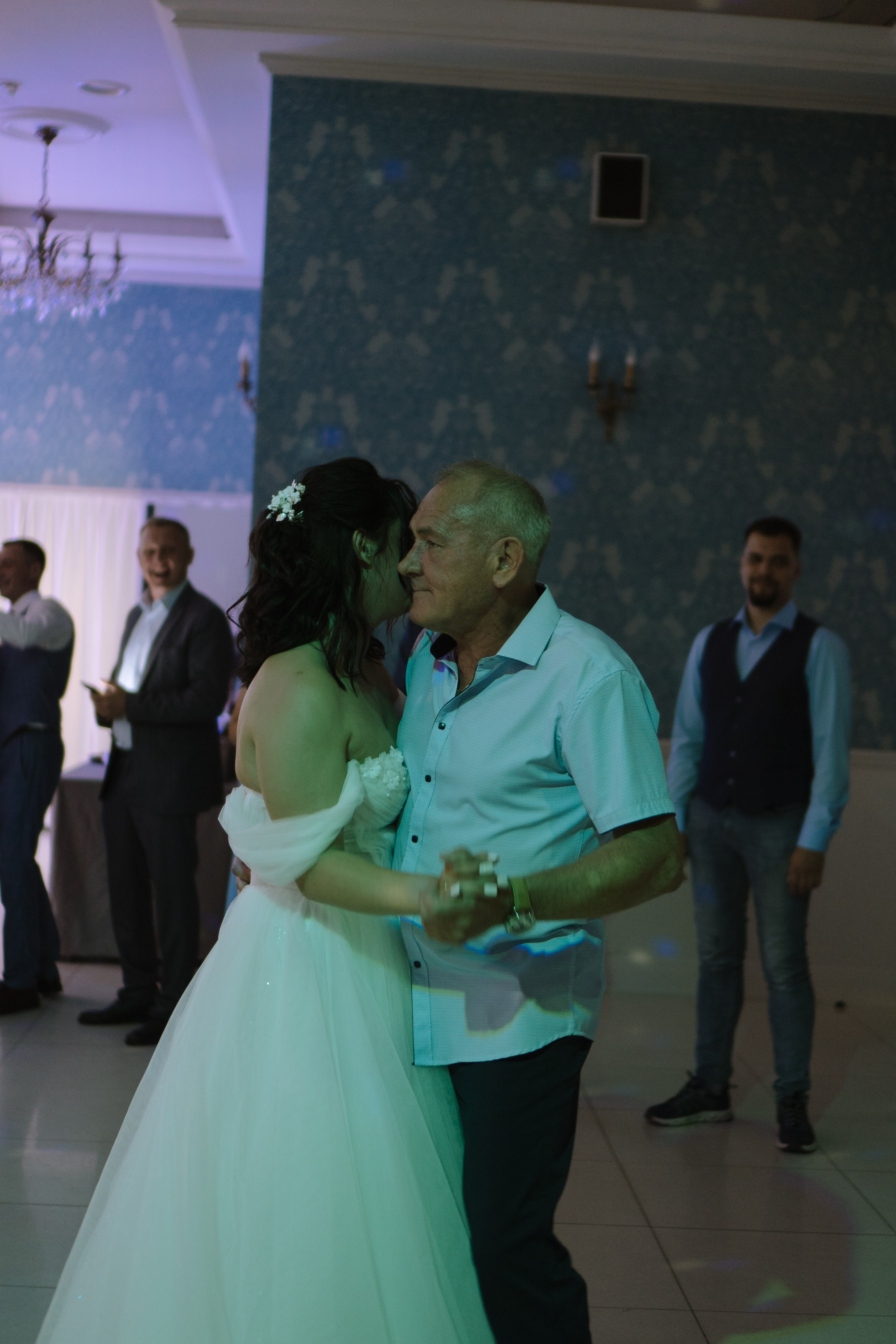 ТАНЕЦ ОТЦА И ДОЧЕРИ НА БАНКЕТЕ (СВАДЕБНАЯ ФОТОСЕСИИЯ БАНКЕТА). Профессиональный фотограф, Санкт-Петербург — Виктория Богомолова