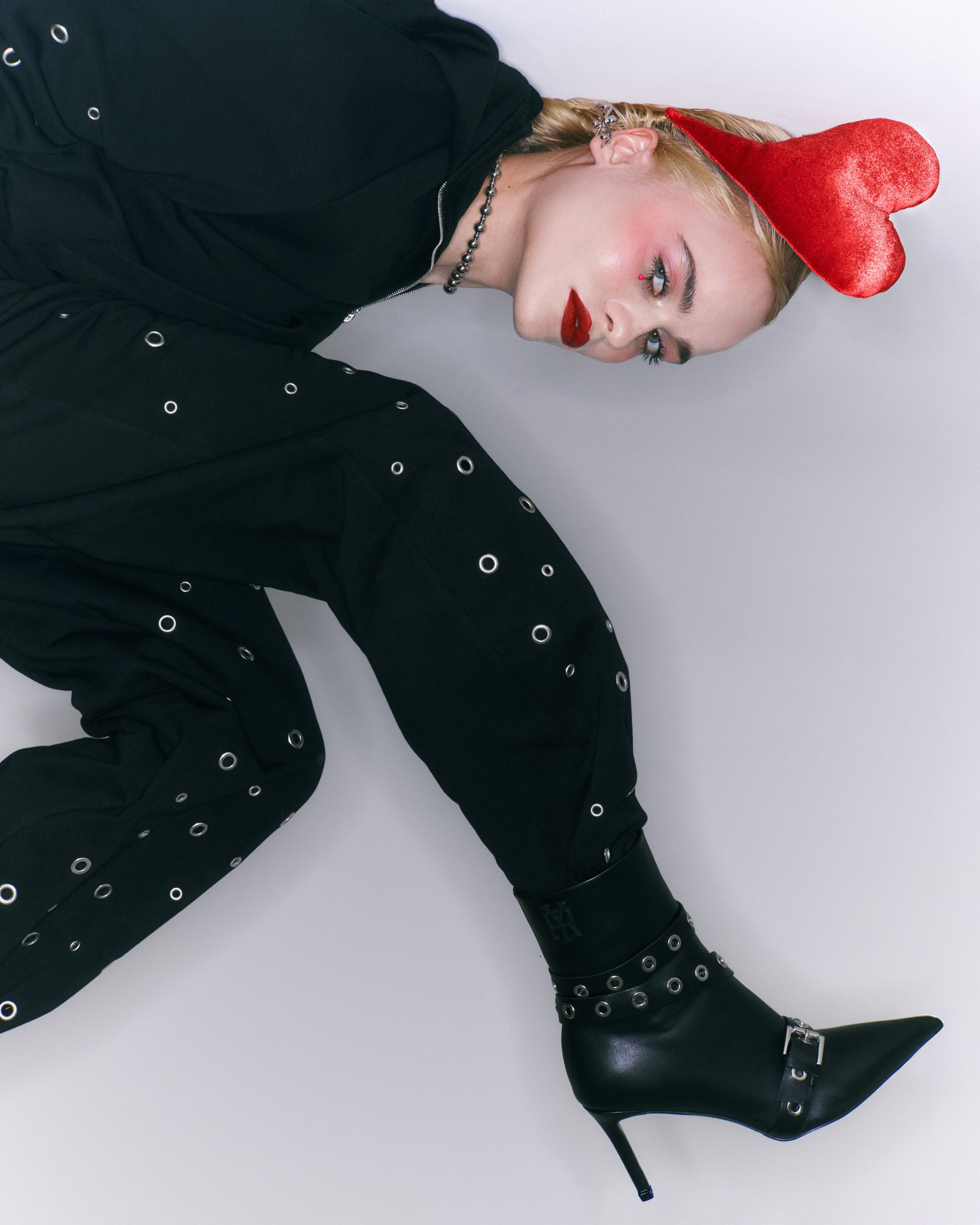 DEVIANT. Ретушер Polli_retouch