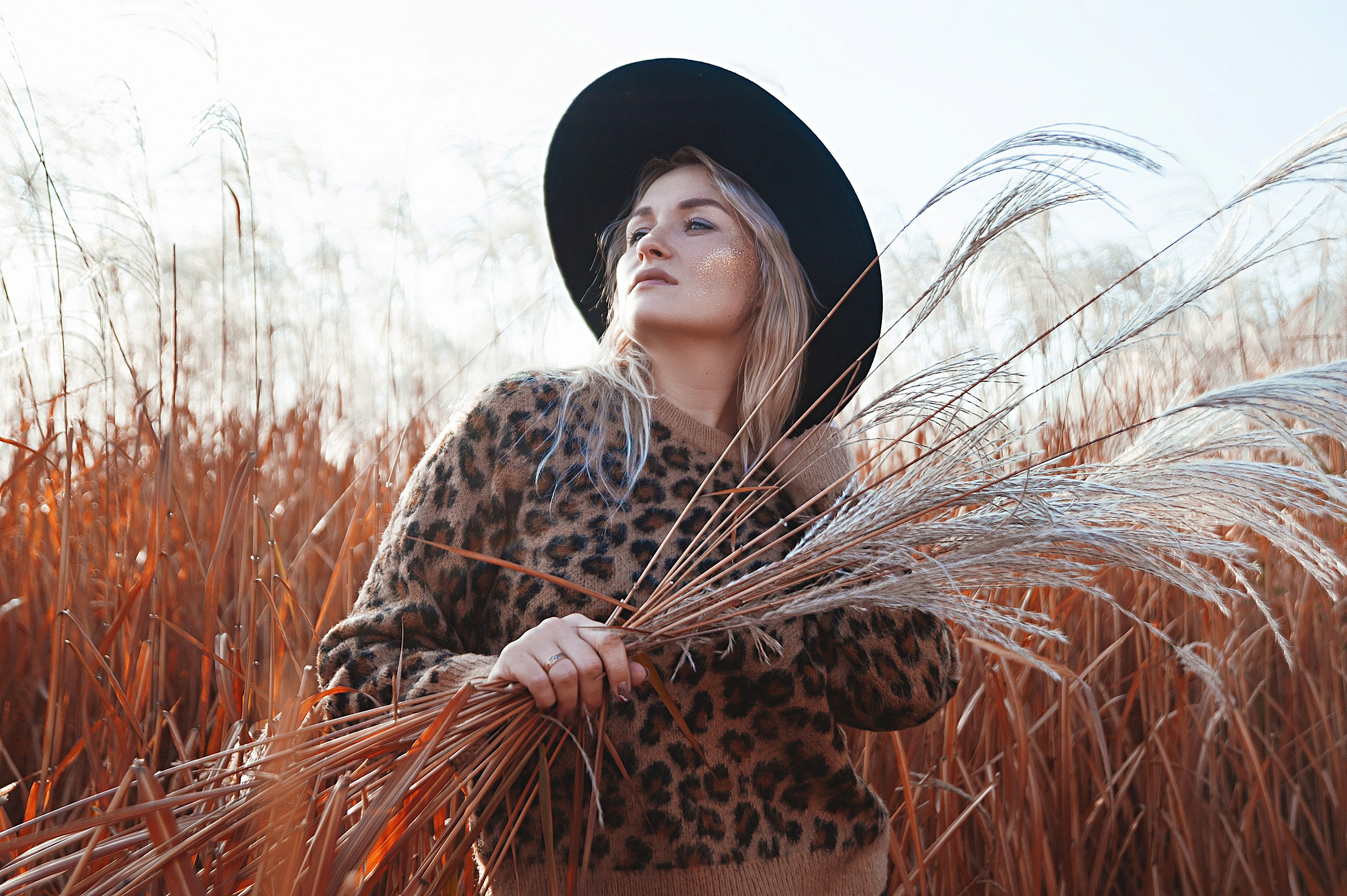 Фотосессия в поле. Портретный фотограф Дарья Едапина Новосибирск. Фотограф Дарья Едапина Новосибирск