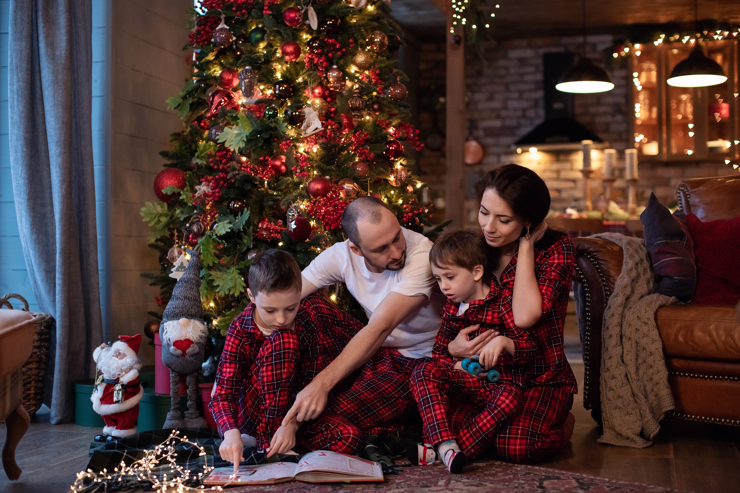 Семья Анны и Михаила. Новогодняя история. Фотограф в Москве. Елизавета Косицына