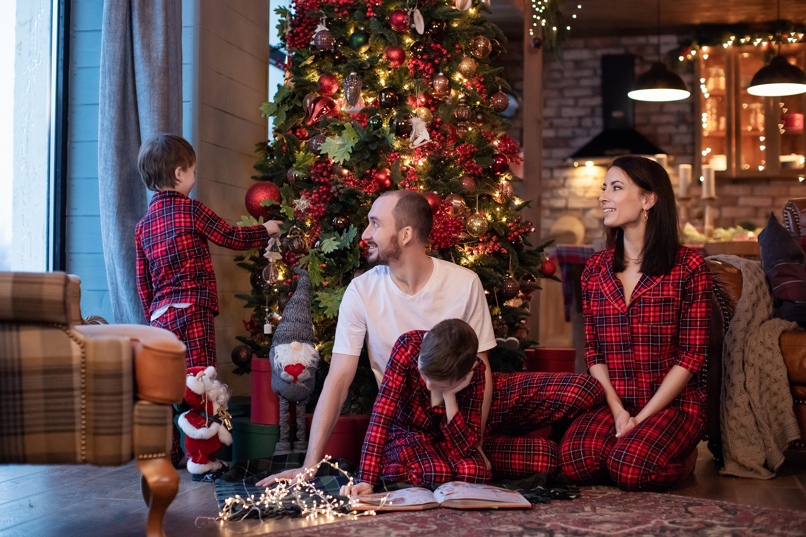Семья Анны и Михаила. Новогодняя история. Фотограф в Москве. Елизавета Косицына