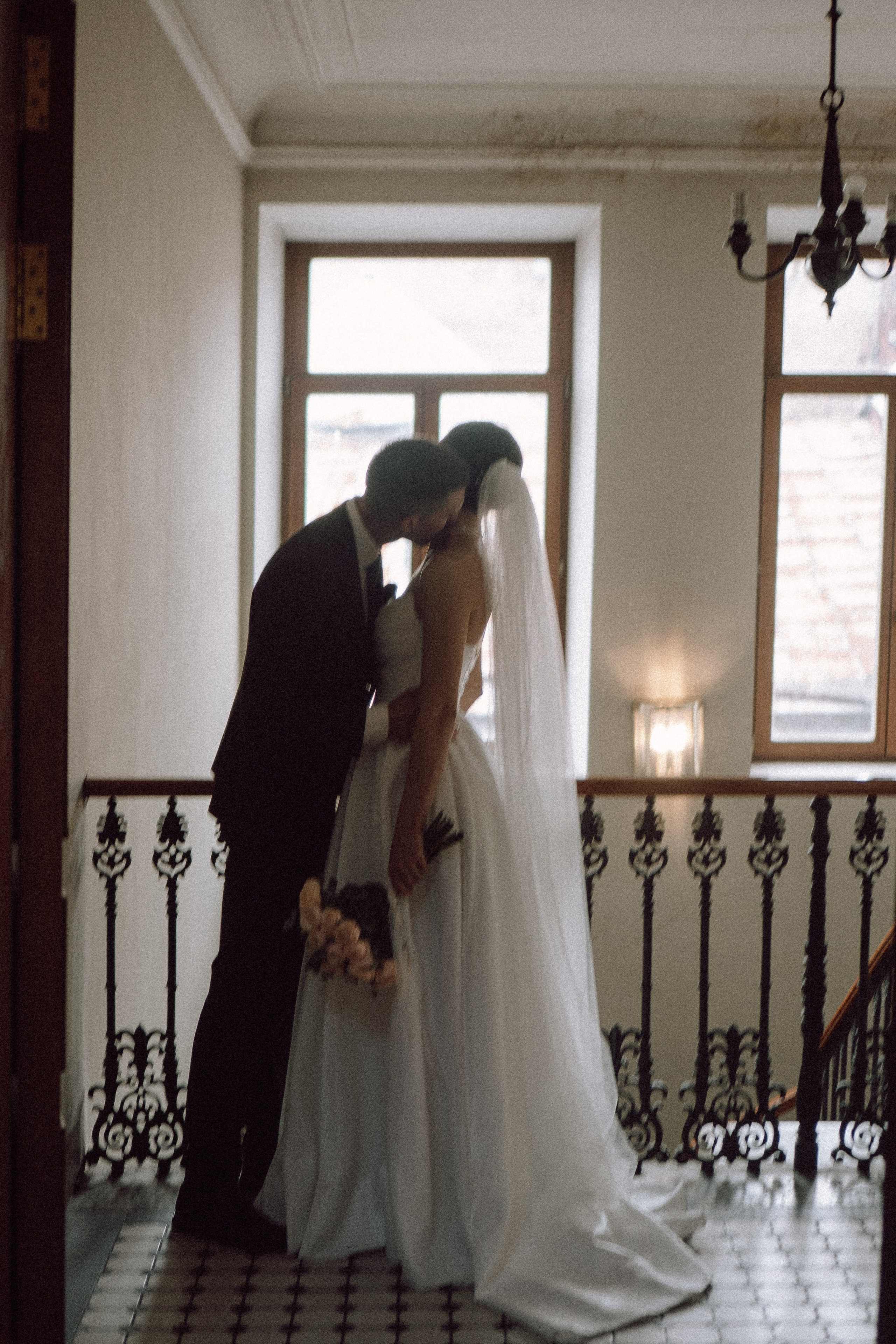 СВАДЕБНАЯ ПРОГУЛКА В САНТК-ПЕТЕРБУРГЕ (ИСАКИЕВСКИЙ СОБОР, ЗИМНЯЯ КАНАВКА, ЭРМИТАЖ И БОЛЬШАЯ МОРСКАЯ УЛИЦА). Профессиональный фотограф, Санкт-Петербург — Виктория Богомолова