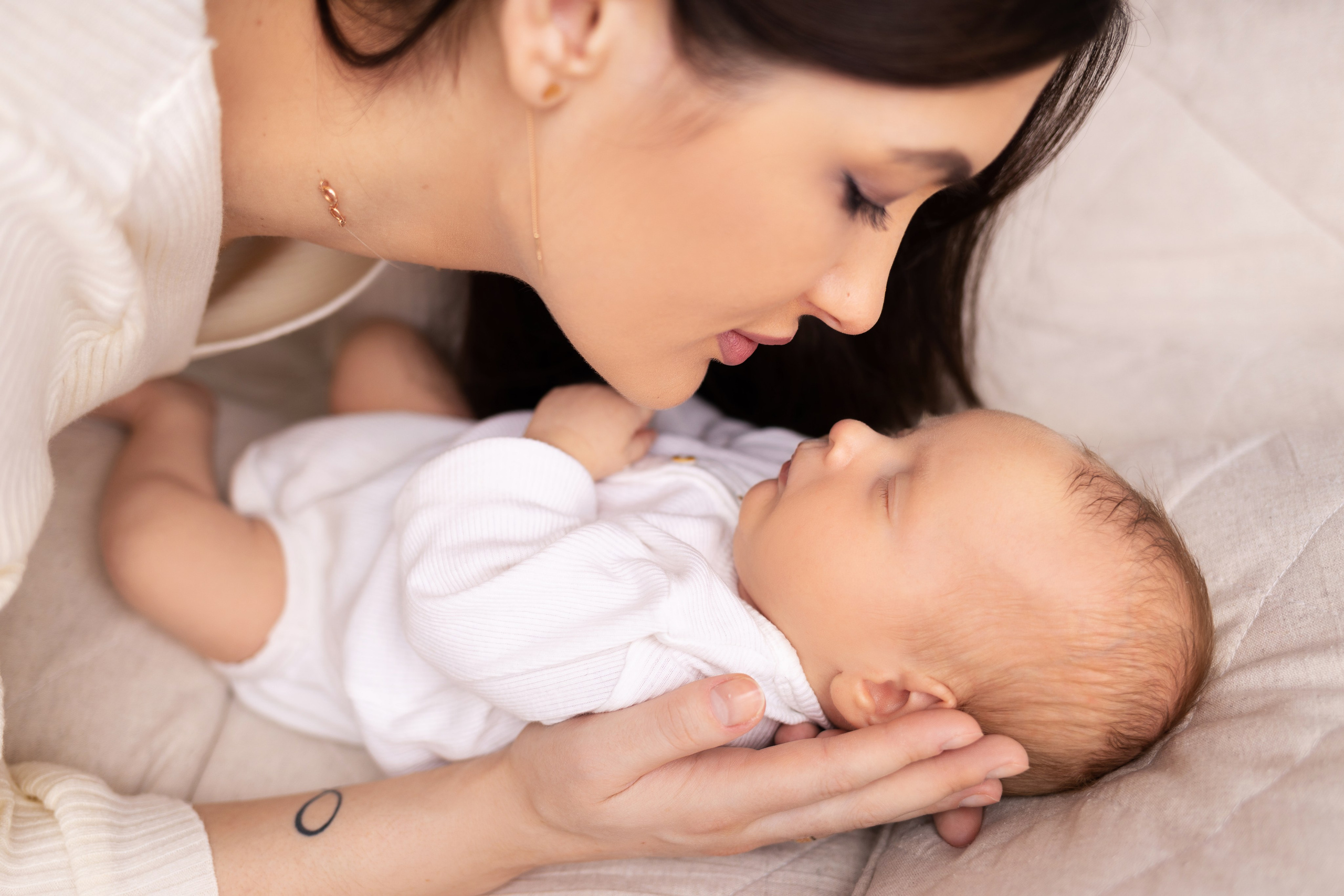 Newborn съемка в стиле Лайф. Фотограф новорожденных малышей в Омске и Омской области Эльвира Камаева