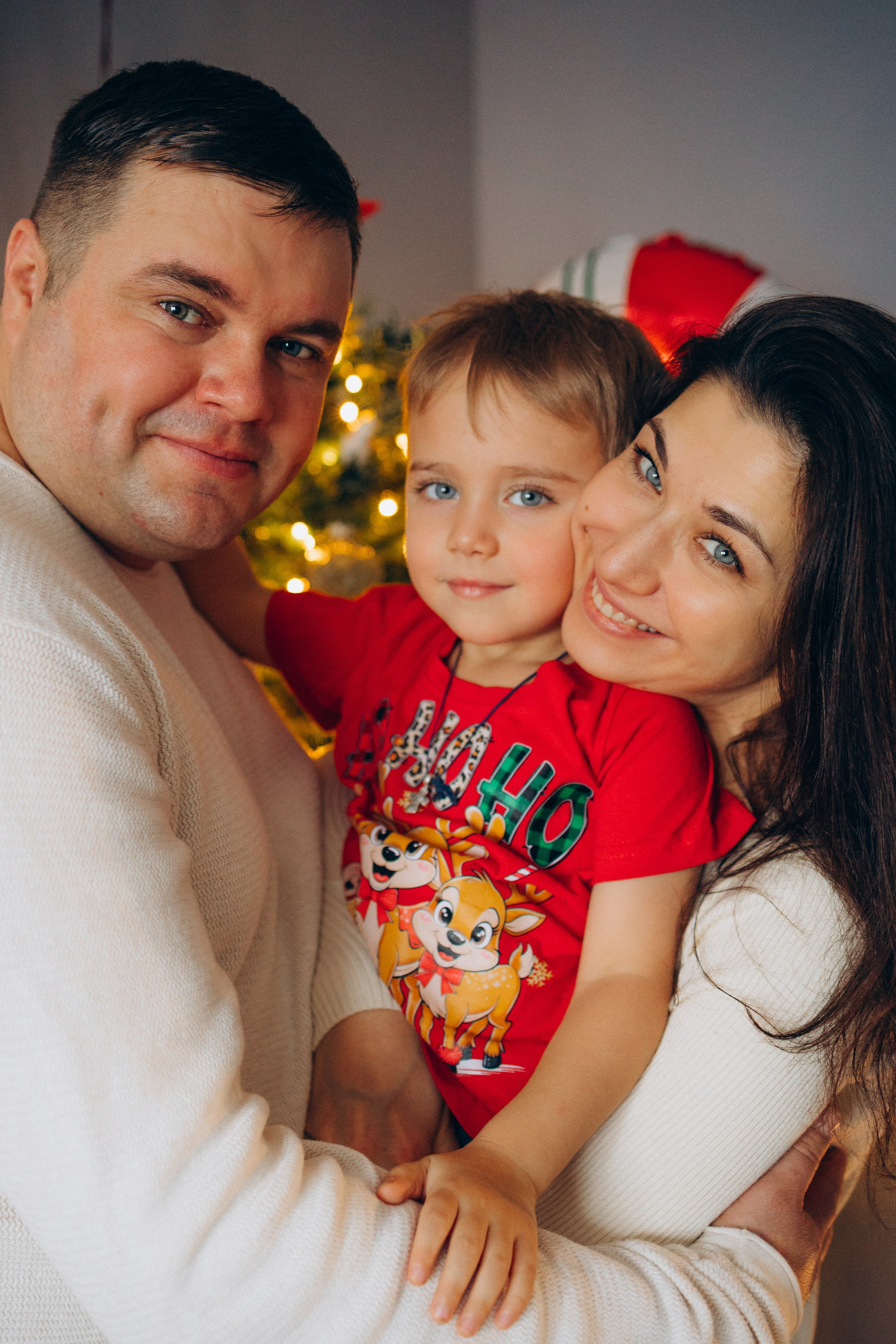 Семья — это тепло объятий и свет улыбок!. Фотограф Москва Светлана Кирюшина