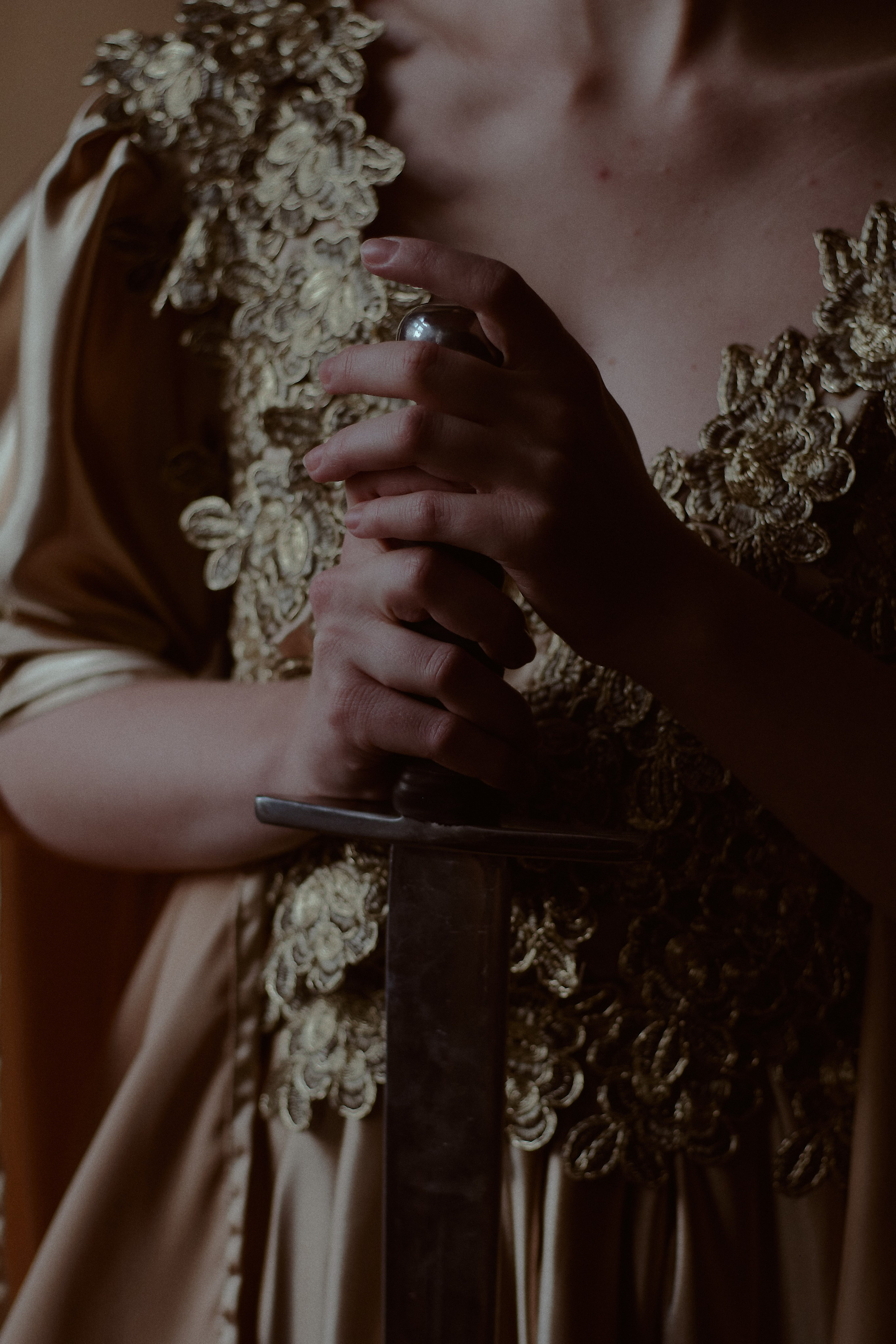 Сила. Фотограф лавстори Москва/МО Приятелева Ангелина