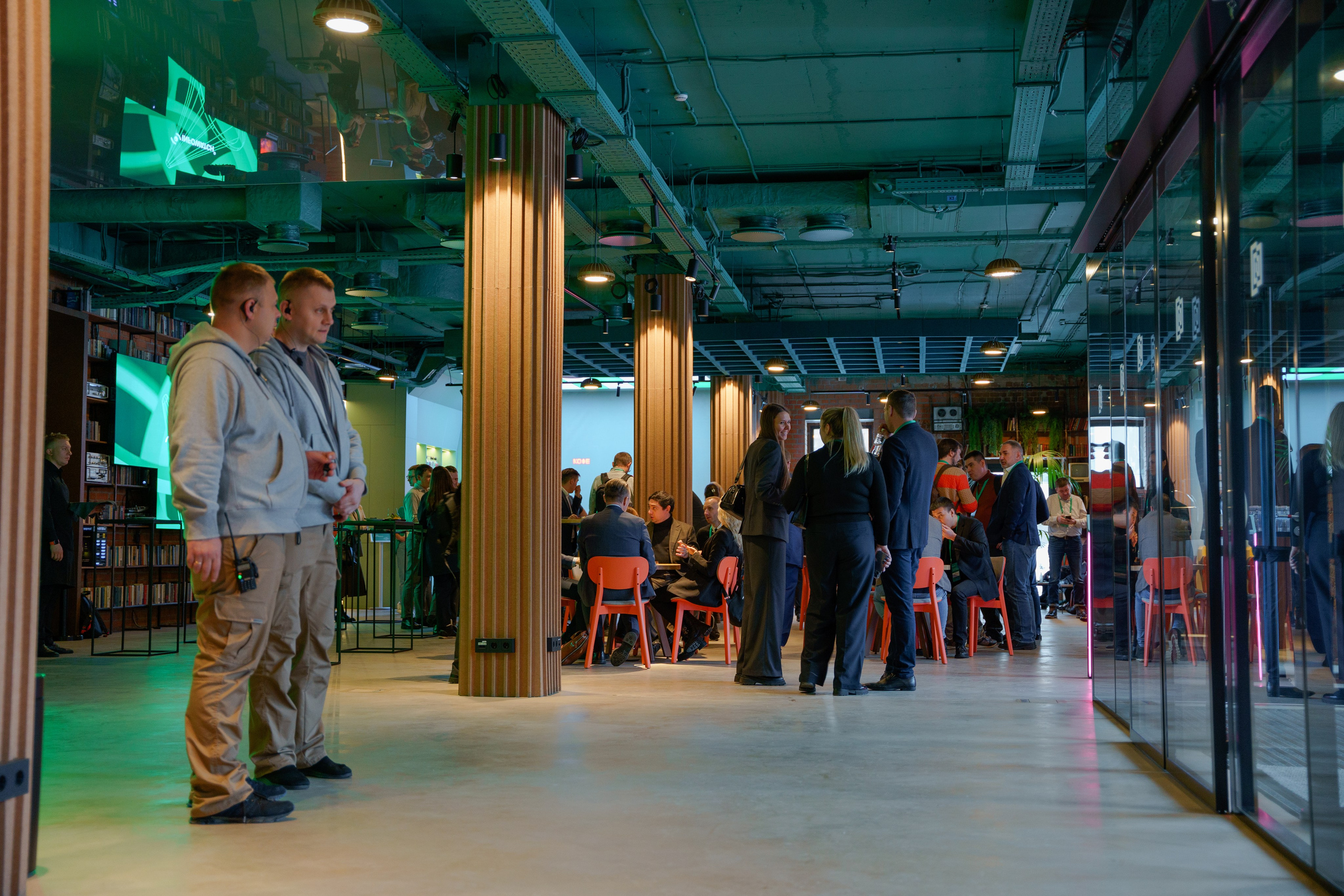 Репортажный фотограф на бизнес конференцию в Кибердом. Репортажный фотограф Москва Сергей Дружинин