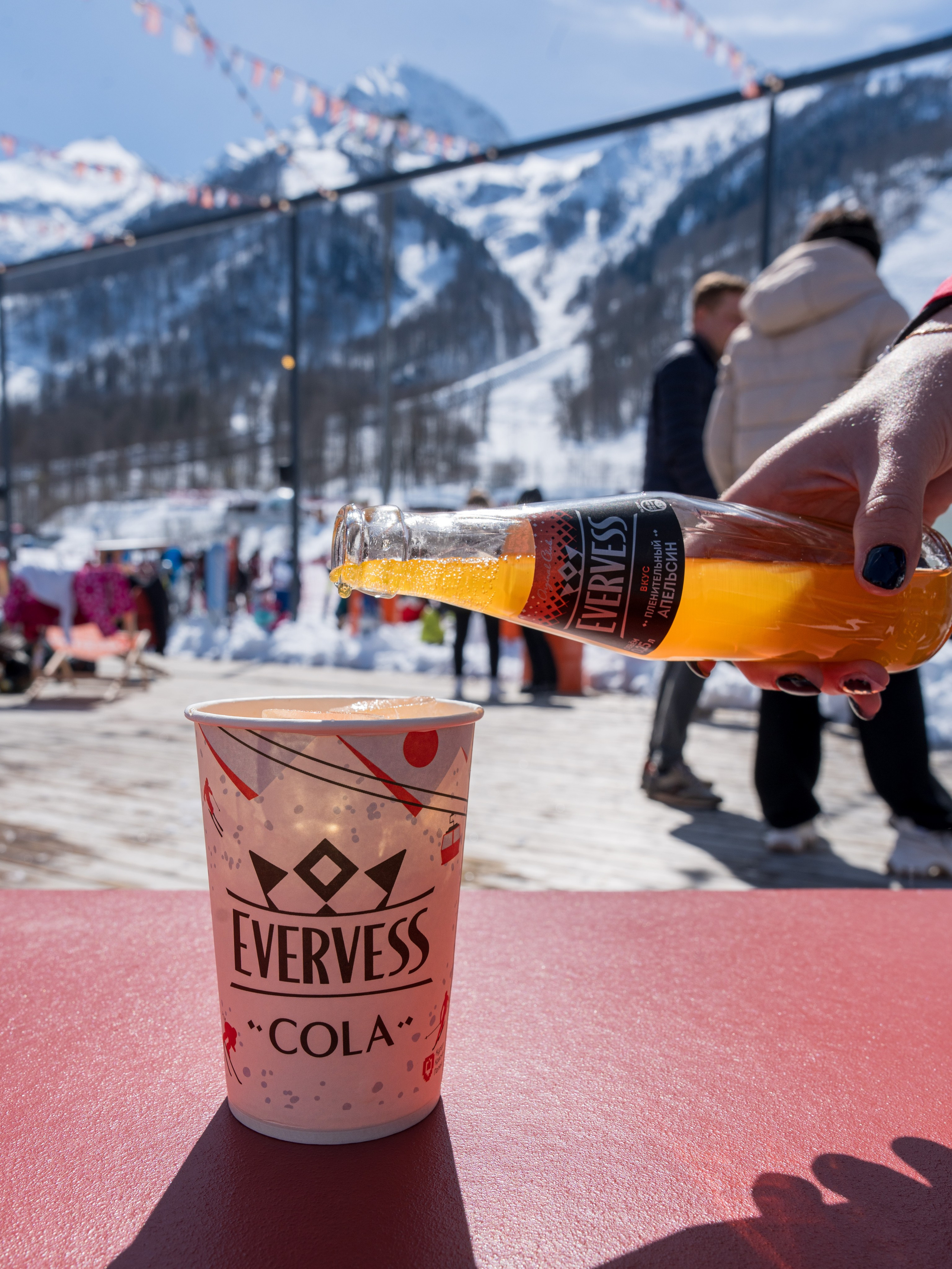 Компания «EVERVESS»: отчет с точек продаж на курортах Красной Поляны. Репортажный фотограф в Красной Поляне и Сочи Павлюченко Екатерина