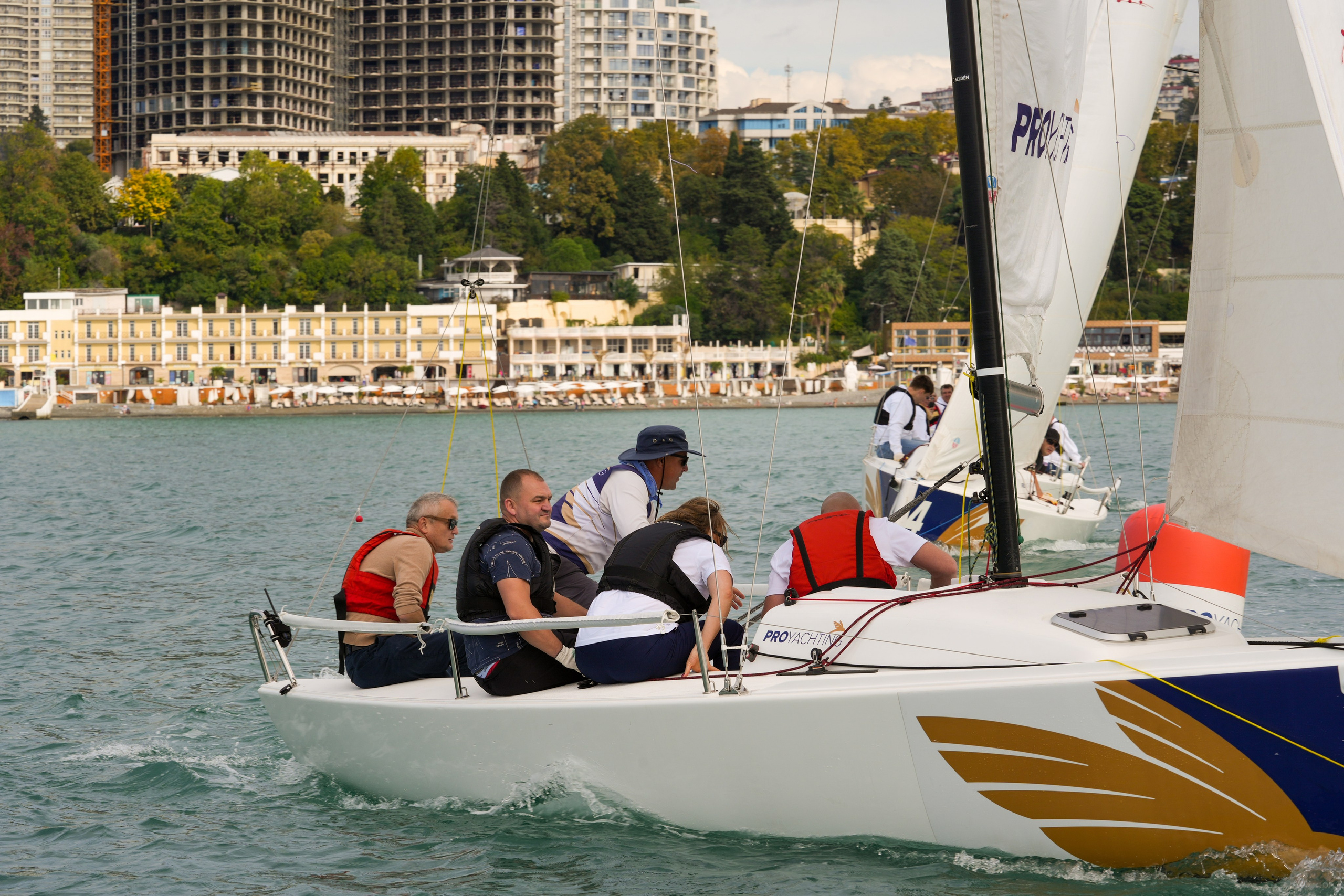 Яхтенная регата для компании Агрегатка. Репортажный фотограф в Красной Поляне и Сочи Павлюченко Екатерина