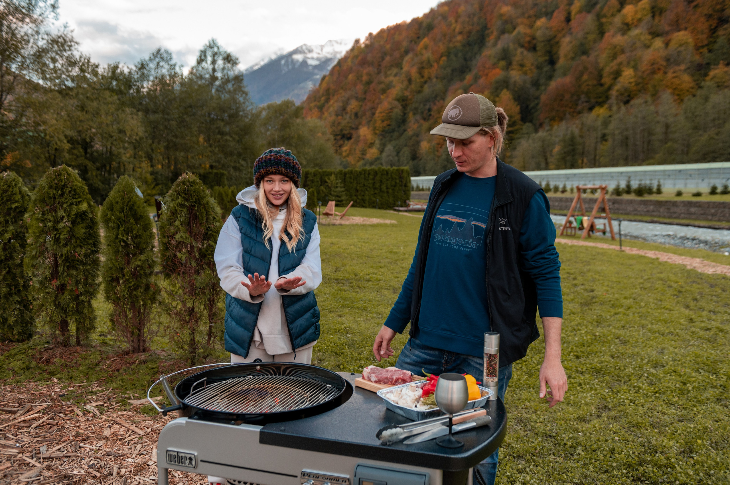 Контент съемка места для отдыха на курорте Газпром Поляна «Мзымта Пляж». Репортажный фотограф в Красной Поляне и Сочи Павлюченко Екатерина