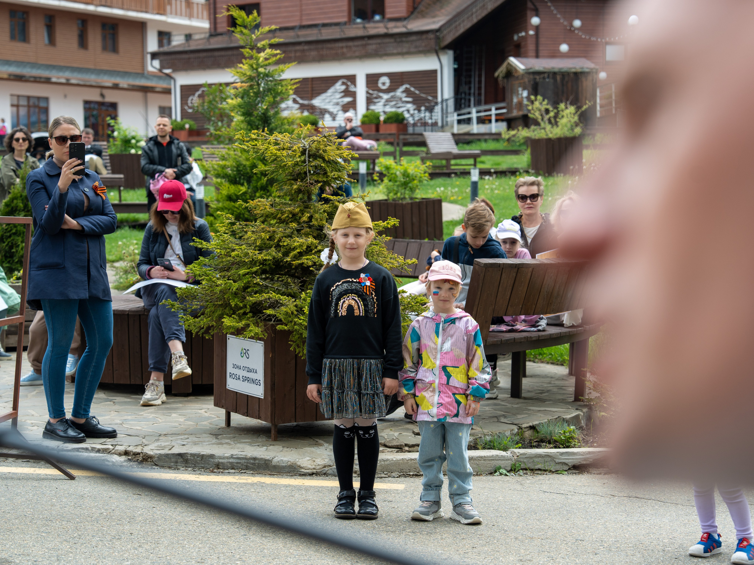 Шествие бессмертного полка 9 мая 2024 Rosa Springs. Репортажный фотограф в Красной Поляне и Сочи Павлюченко Екатерина