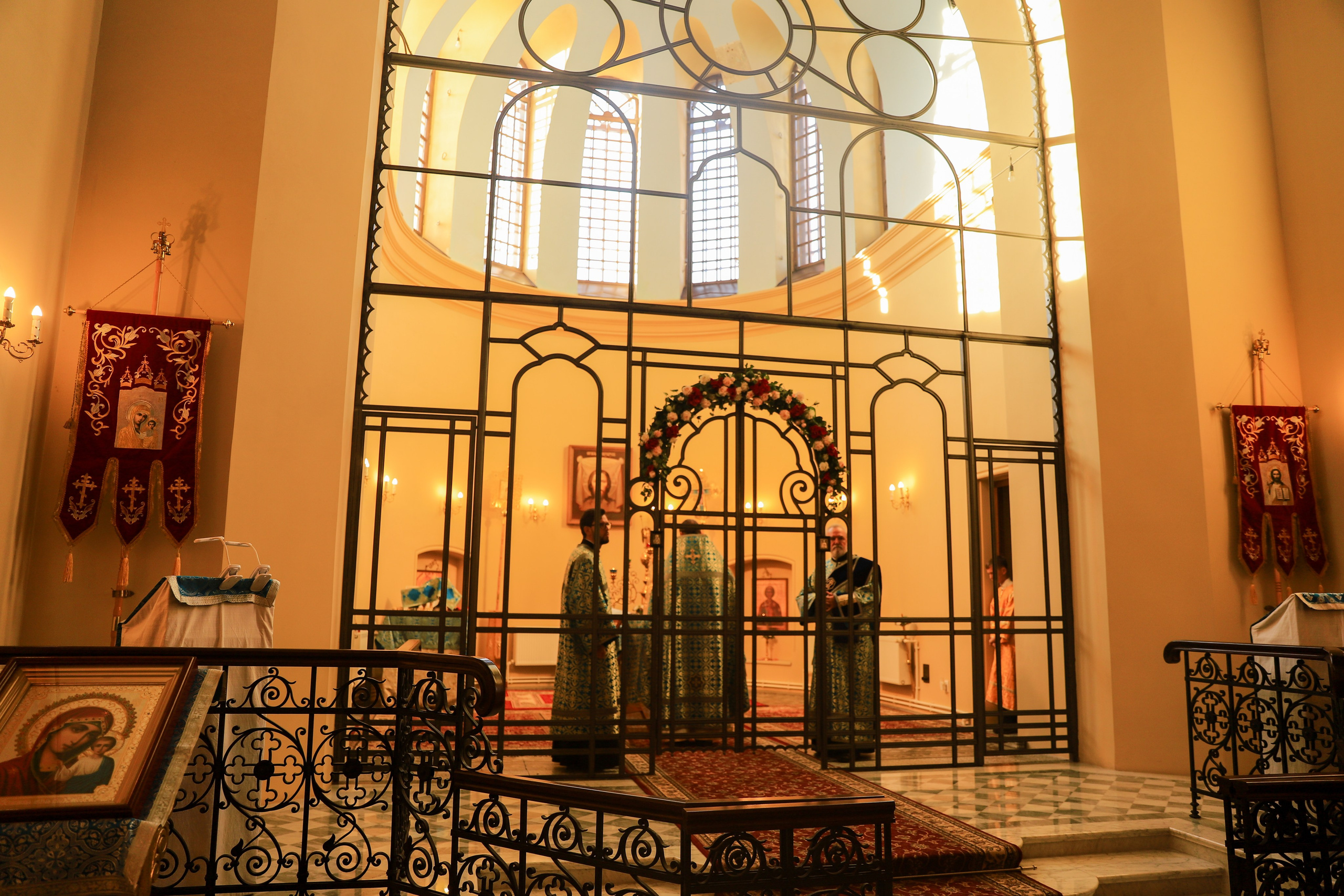 Служба в церкви