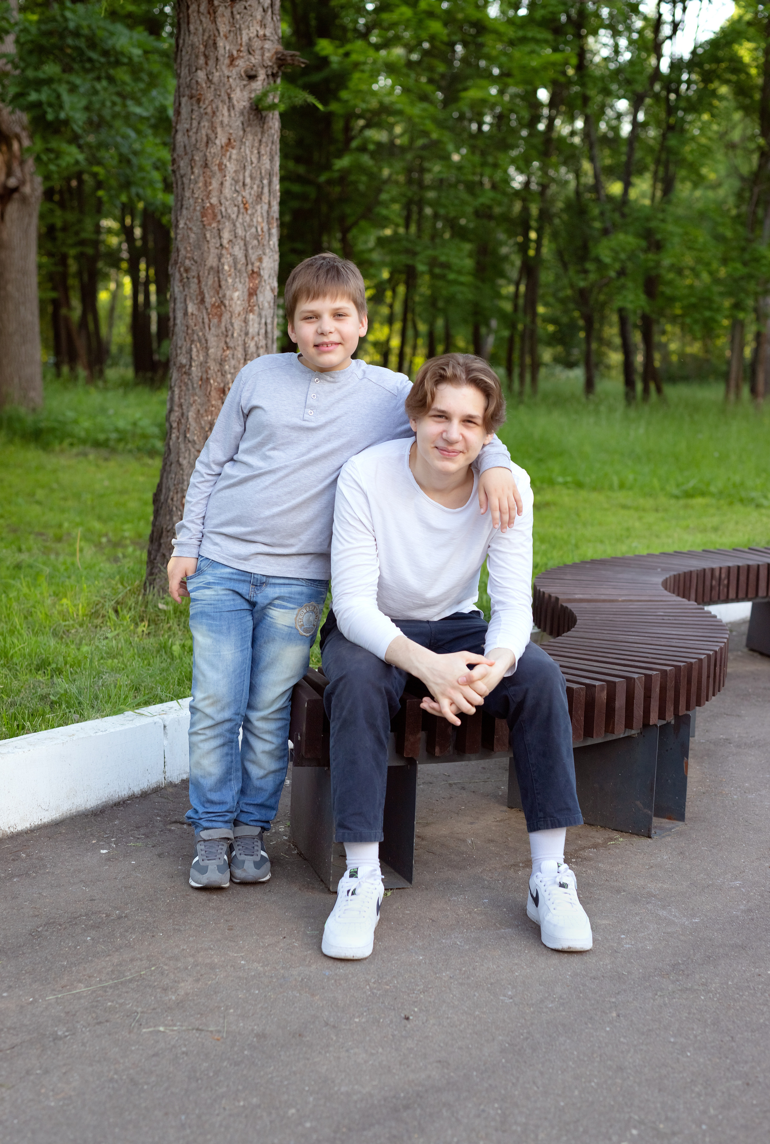 Семейная прогулка в парке. Фотокомпания «Алые паруса» выпускные альбомы Москва и МО