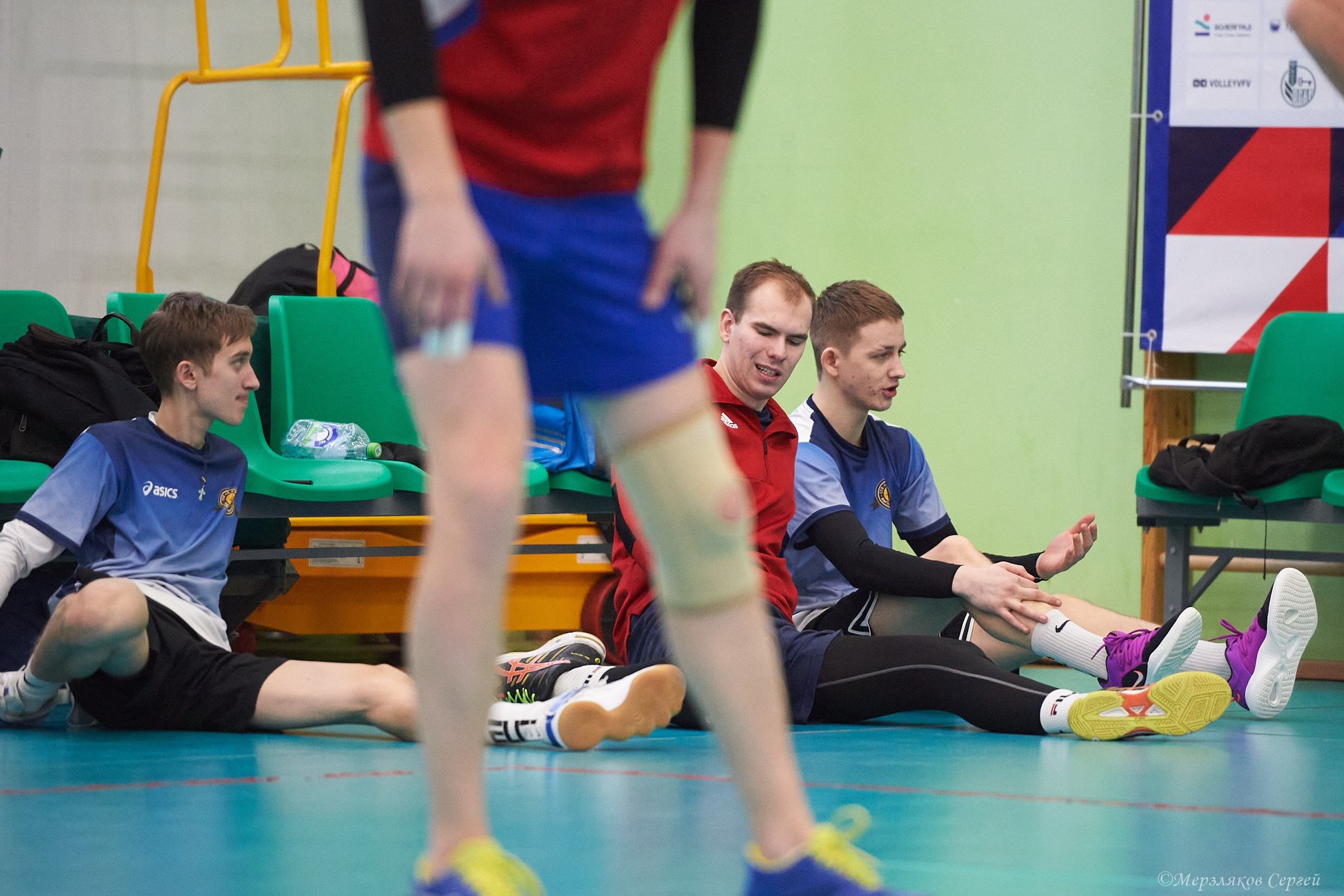 Новогодний волейбольный турнир. Ижевск. 16.12.23. Спортивный репортажный фотограф в Ижевске Сергей Мерзляков