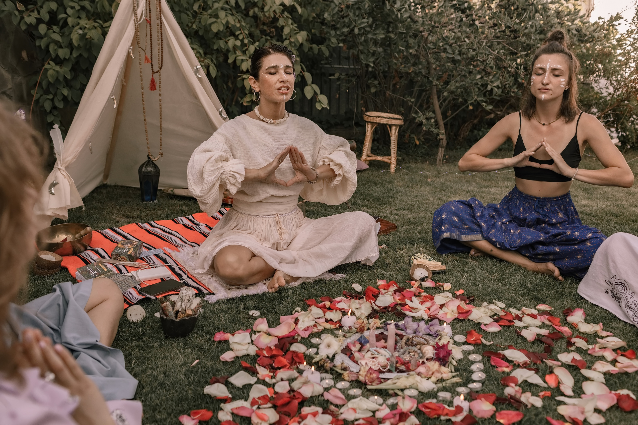 РЕПОРТАЖНАЯ СЪЕМКА. ЖЕНСКИЕ ПРАКТИКИ. Фотограф Софья Васильковская