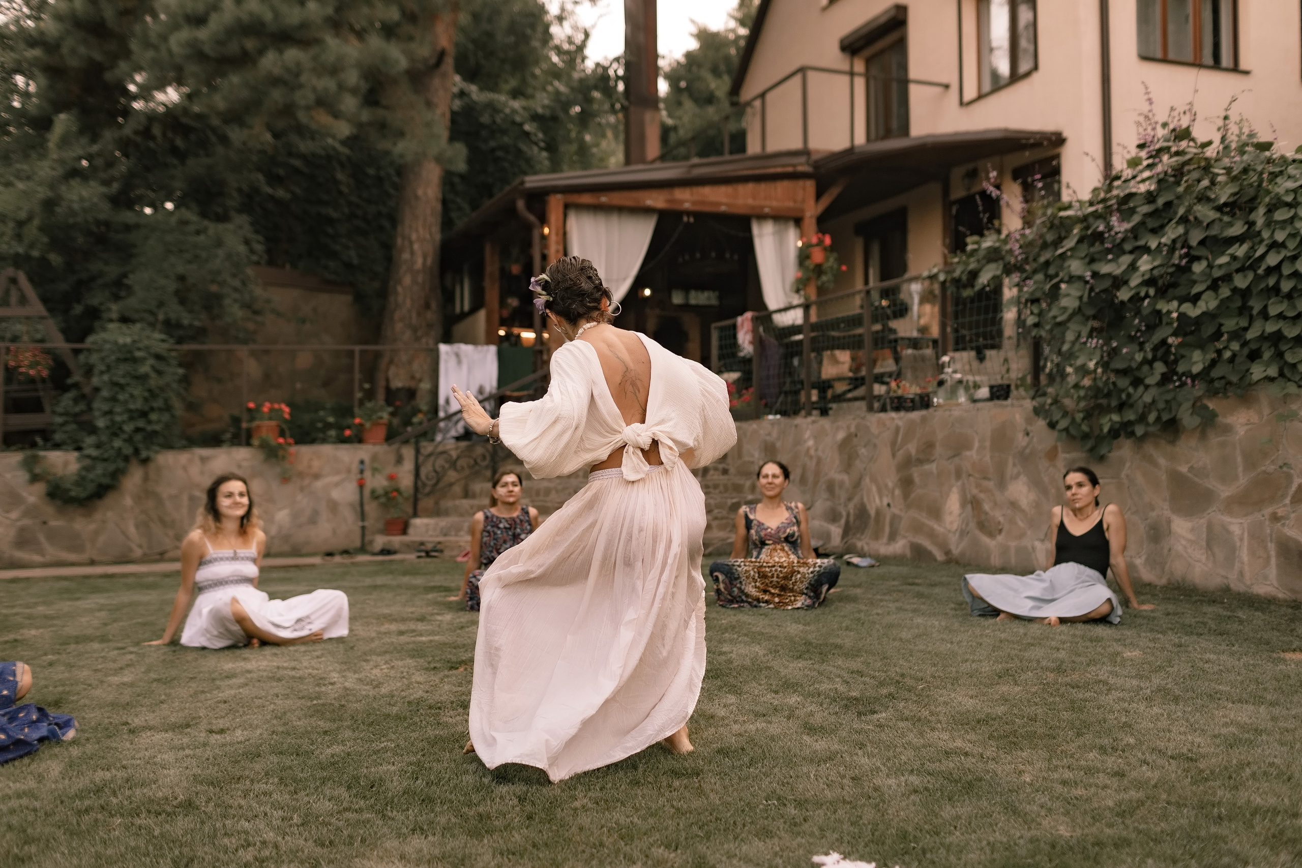 РЕПОРТАЖНАЯ СЪЕМКА. ЖЕНСКИЕ ПРАКТИКИ. Фотограф Софья Васильковская