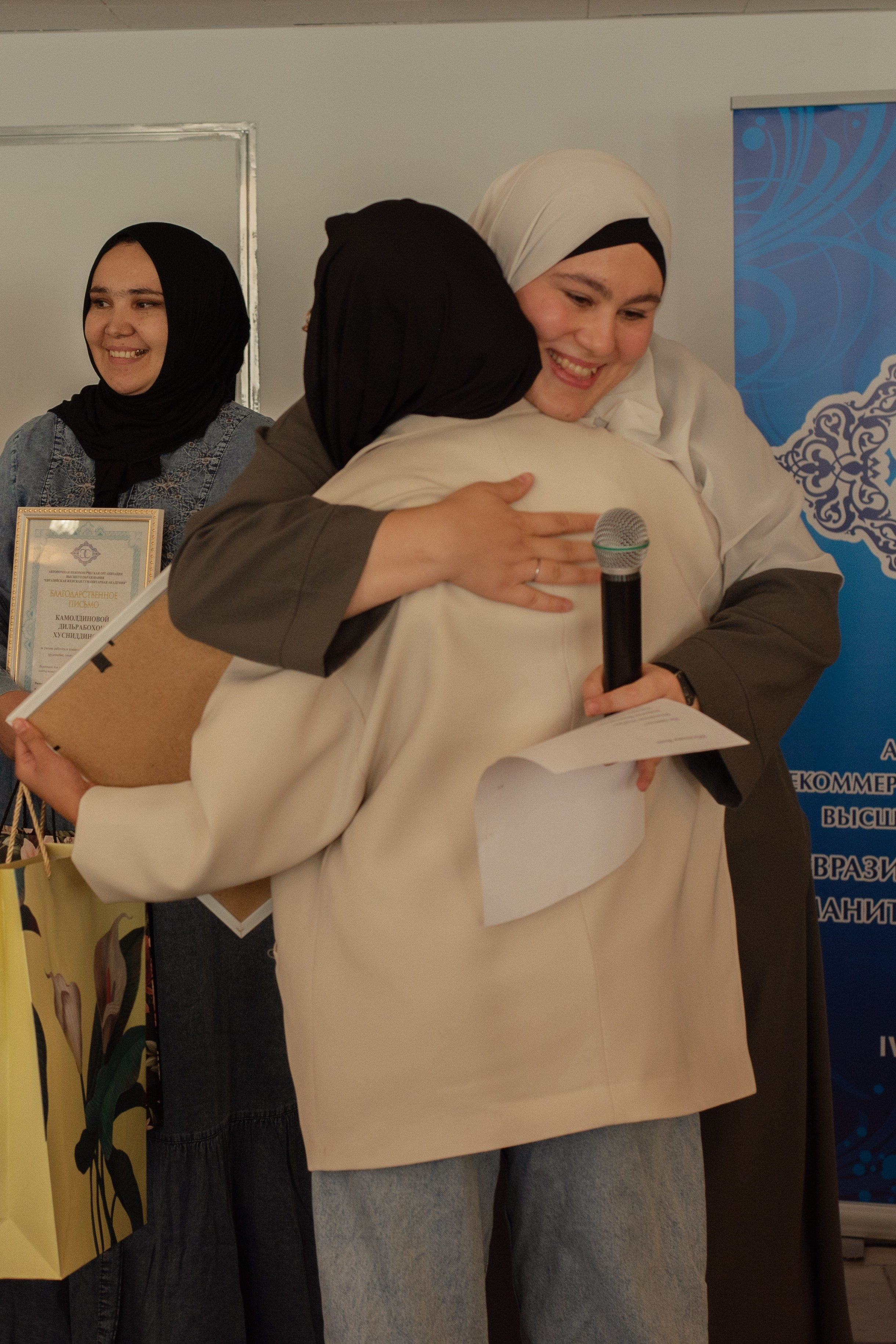 Выпускной в Евразийской женской гуманитарной академии. Лина Курочка — ваш фотограф