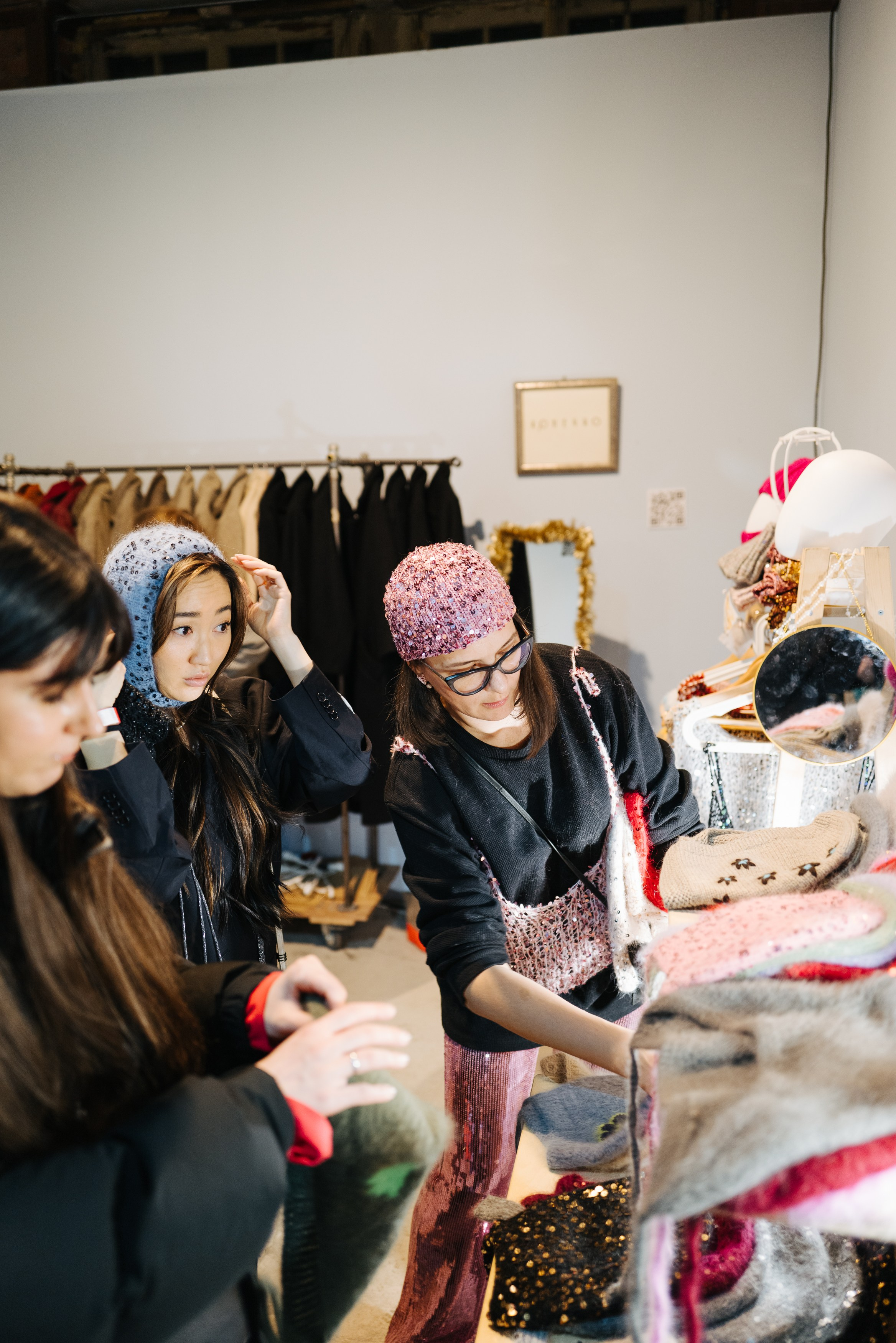 21 декабря 2024 в Типографии Сытина / фото Валерий Белобеев. Фотоотчеты «Ламбада-маркета»