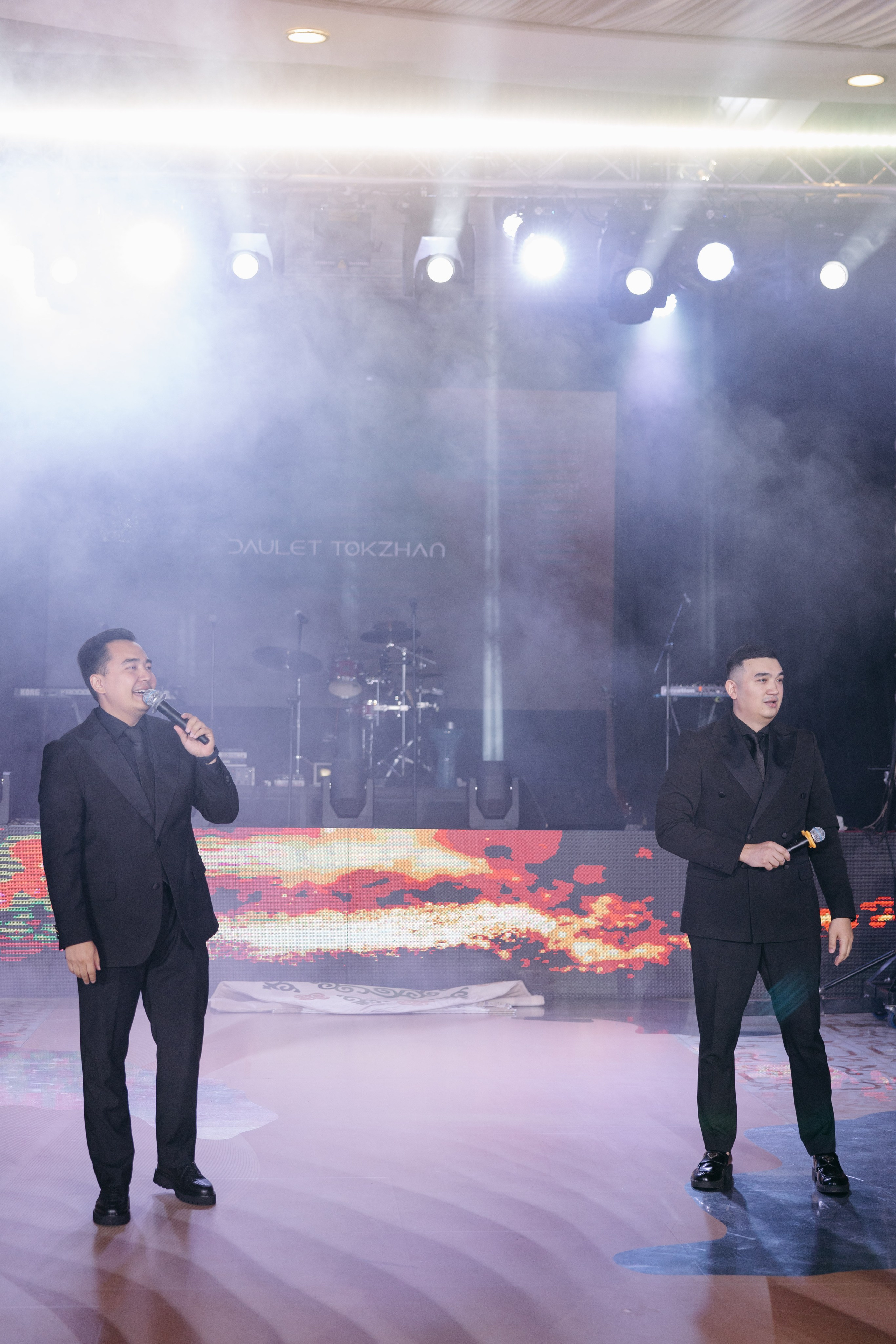 ФОТОГАЛЕРЕЯ. Ведущий мероприятии в Астане Акылбеков Алмас