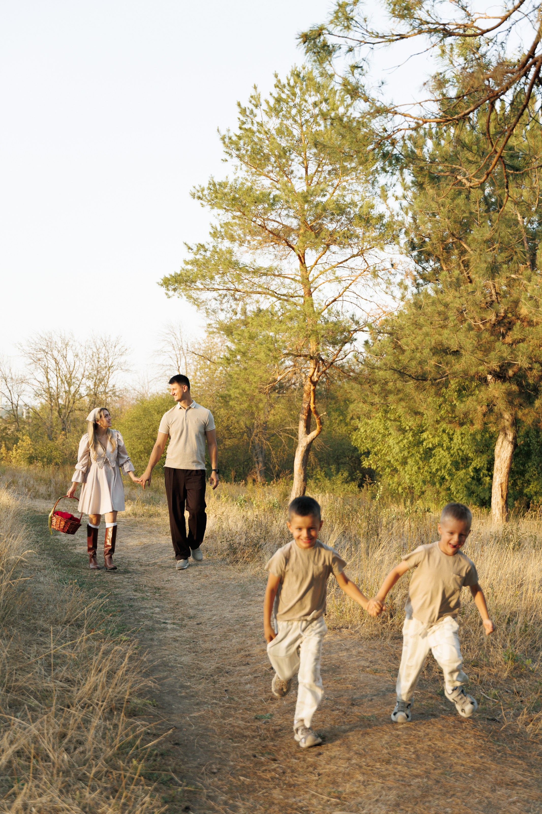 Дмитрий, Евгения, Мотя и Тима. Свадебный фотограф в Ростове — на — Дону Александра Пивоварова