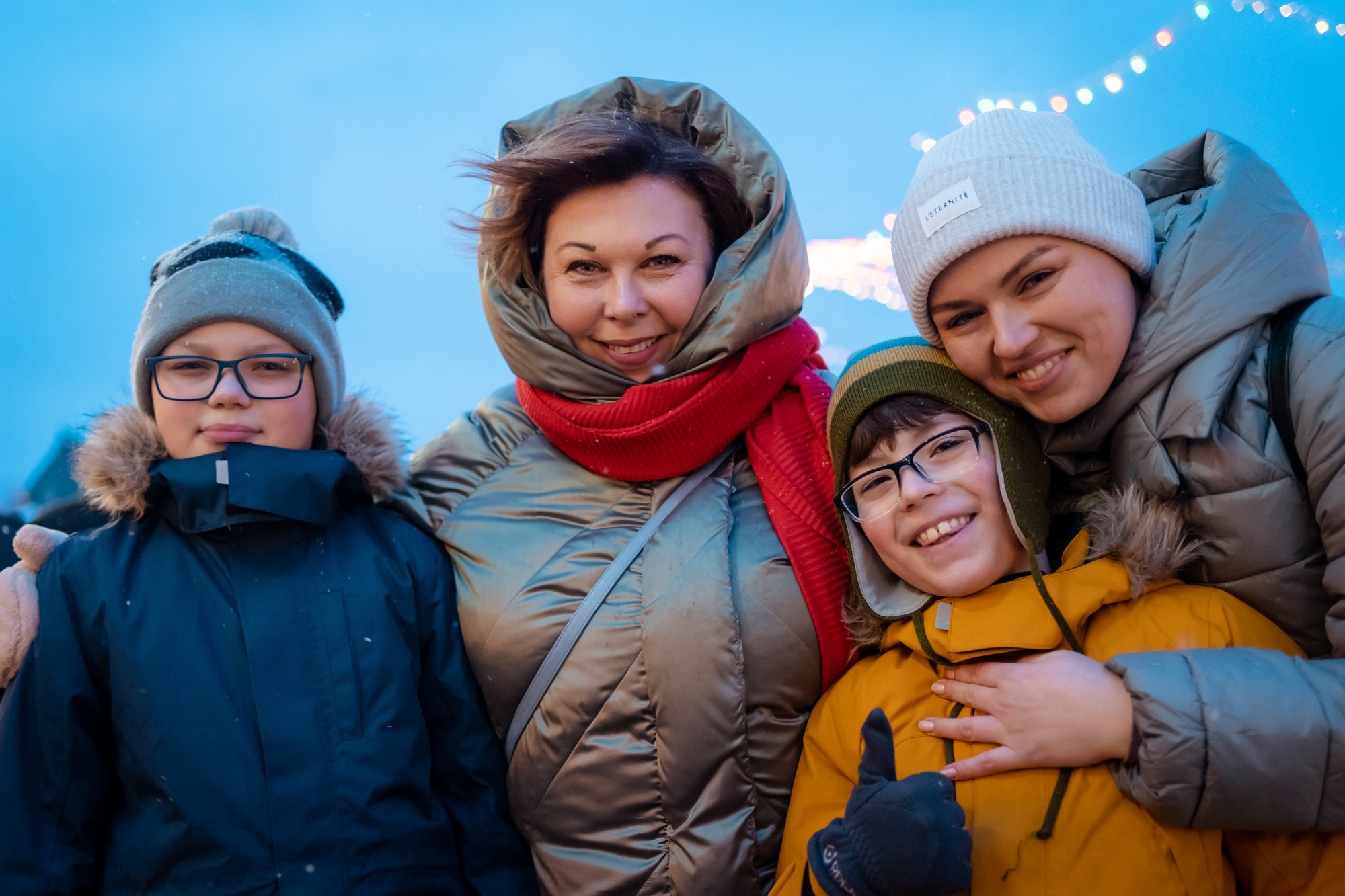 Юля с семьей в центре. Семейный фотограф Варвара Сорока в городе Москве