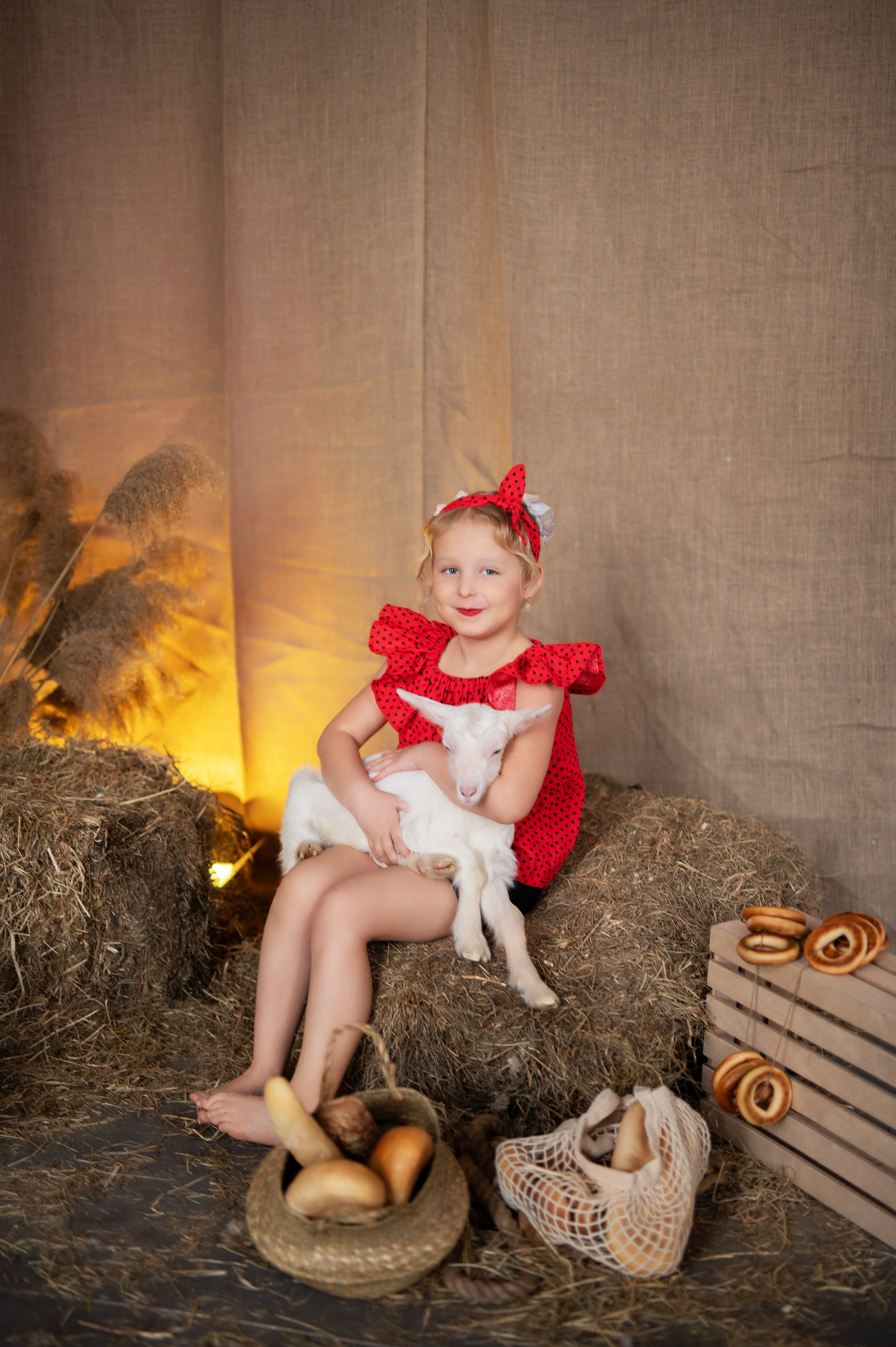 Когда в кадре больше искренности, чем позирования: история одной фотосессии с козлёнком. Детский и семейный фотограф Москва Рязань