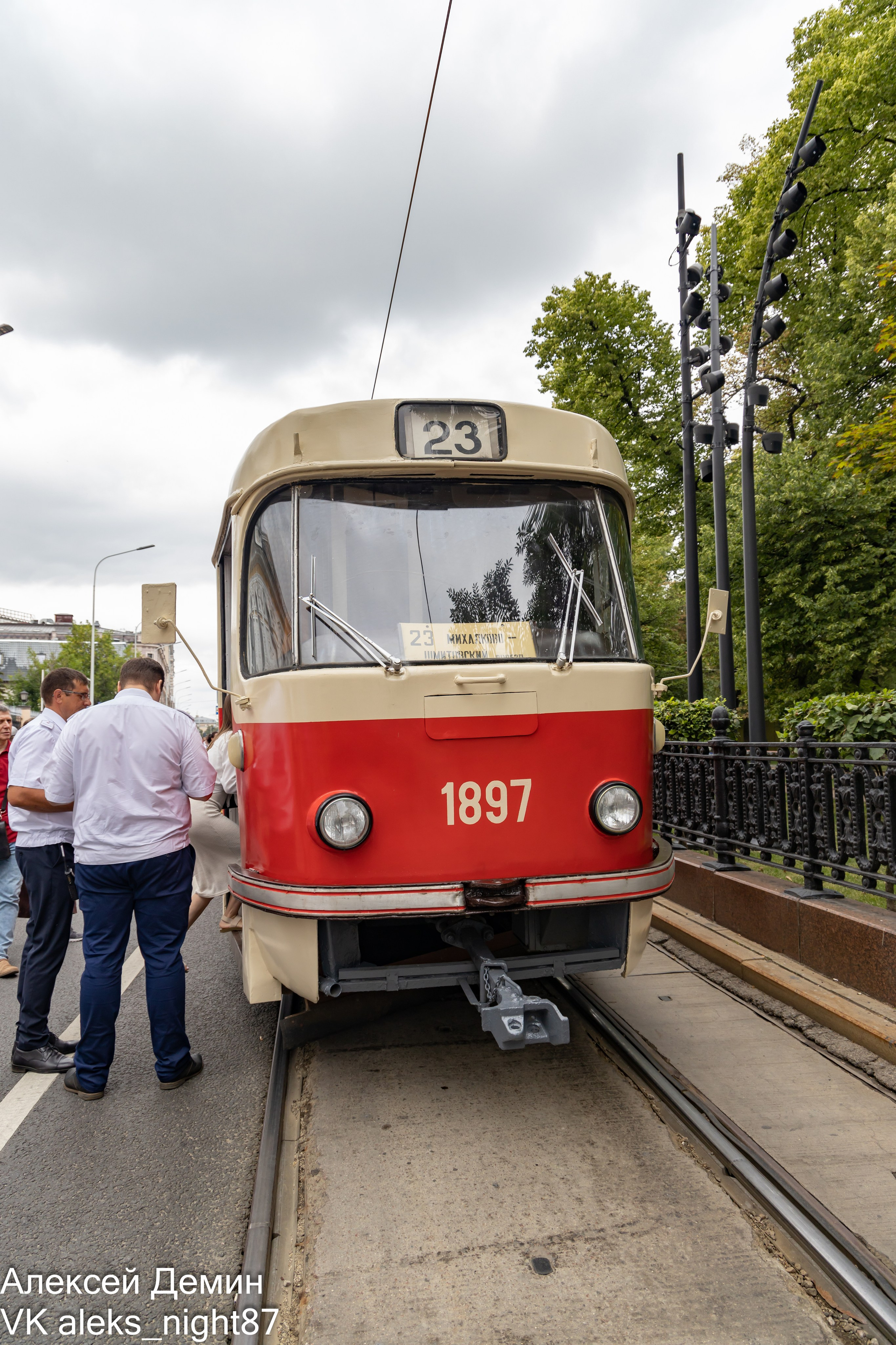 Ретро парад трамваем Москва 2023. Репортажный, семейный и студийный фотограф в Москве Демин Алексей