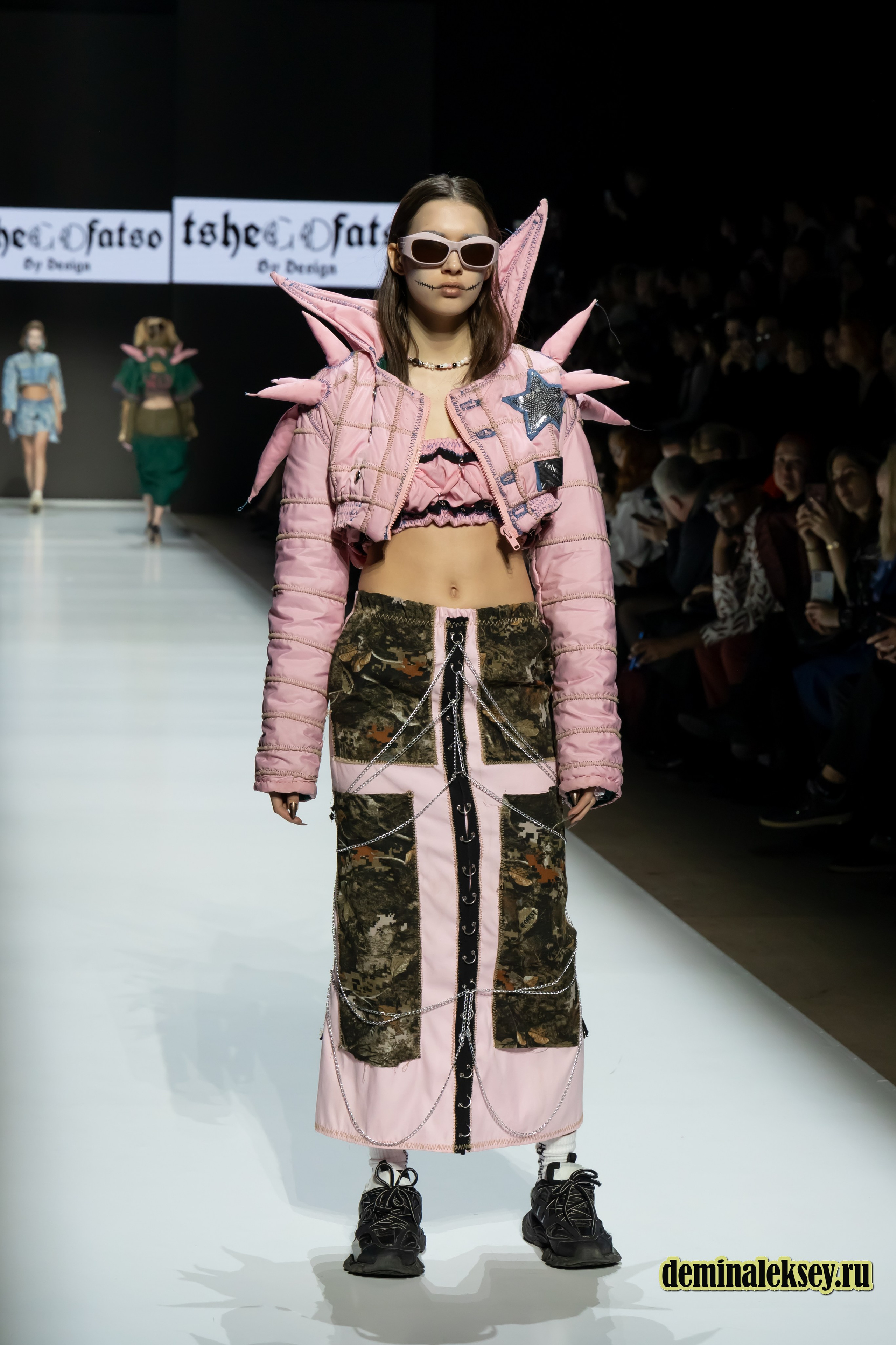 Московская неделя моды 2024 9 октября дизайнер Tshegofatso by design. Репортажный, семейный и студийный фотограф в Москве Демин Алексей
