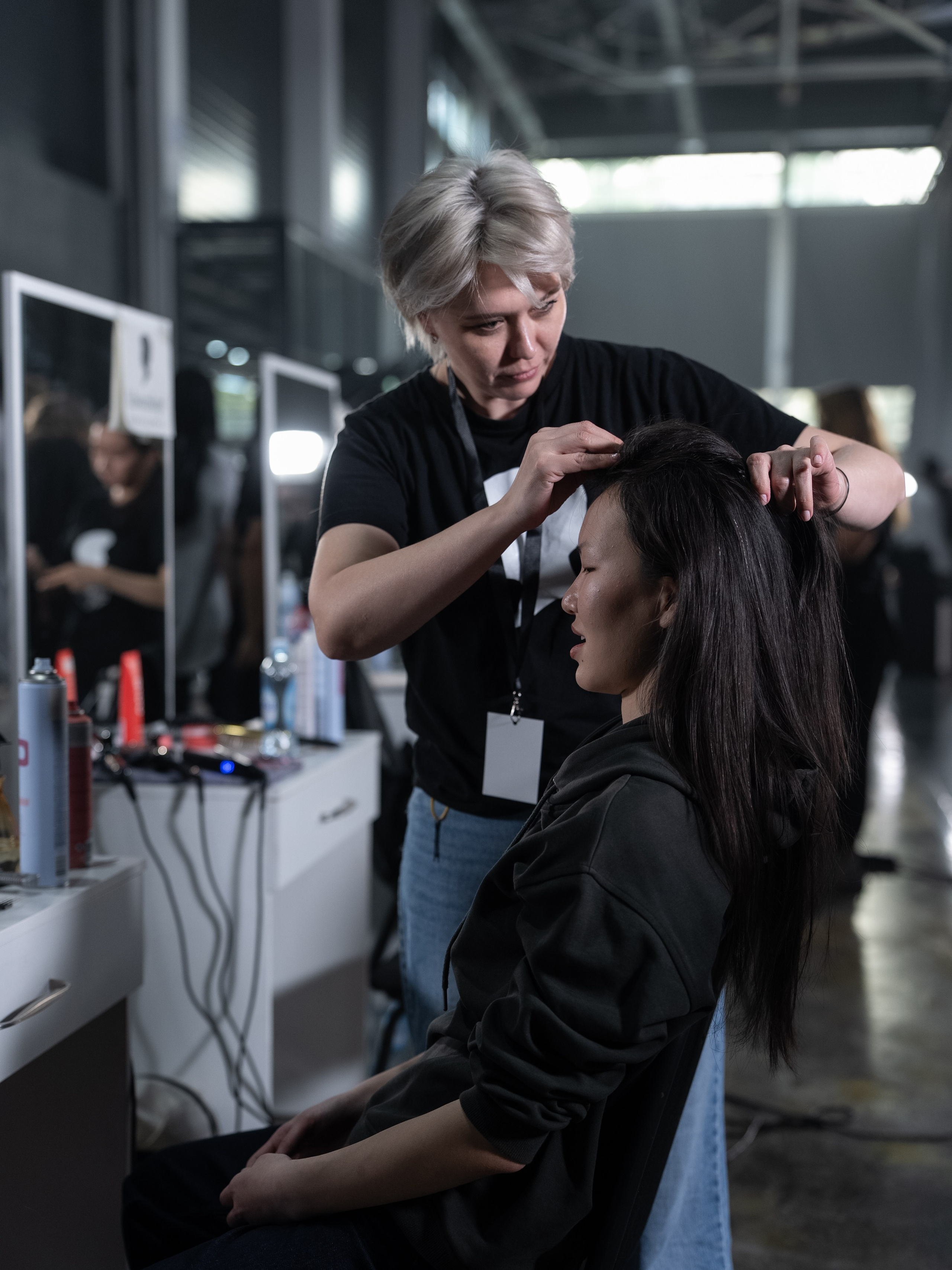 Visa Fashion Week Pre-Fall 2026 April BackStage Day 1. Сайт Алматинского НЮ АРТ, будуар и фэшн фотографа Дениса Карпенко